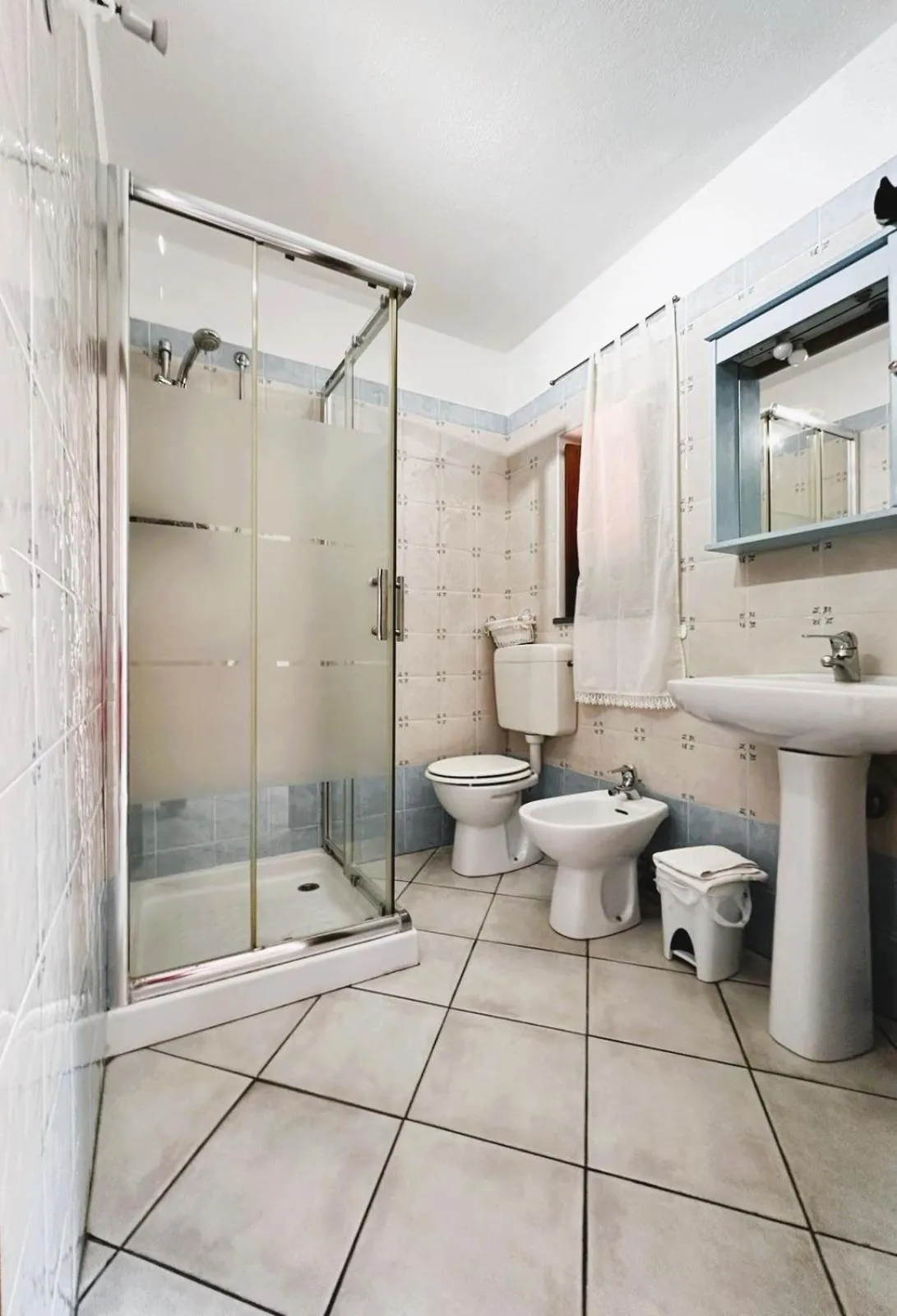 Bathroom in Malvasia 70