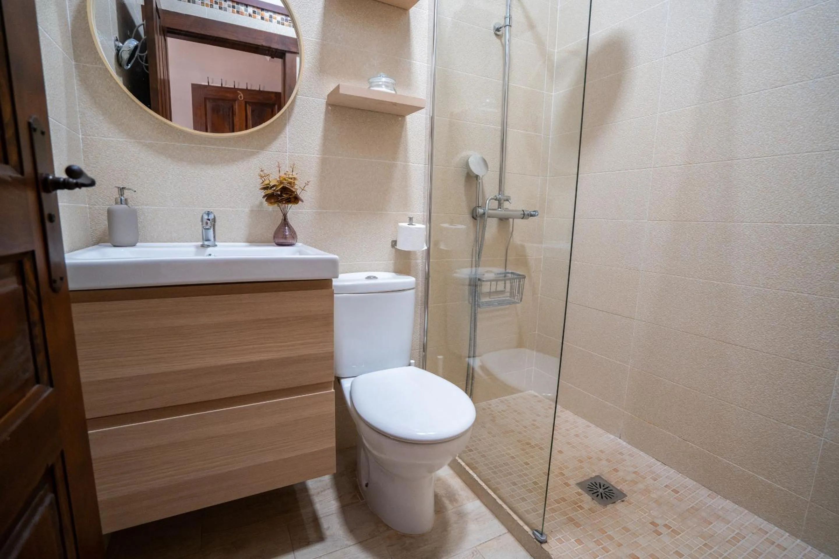 Shower in Hotel Azalea Playa