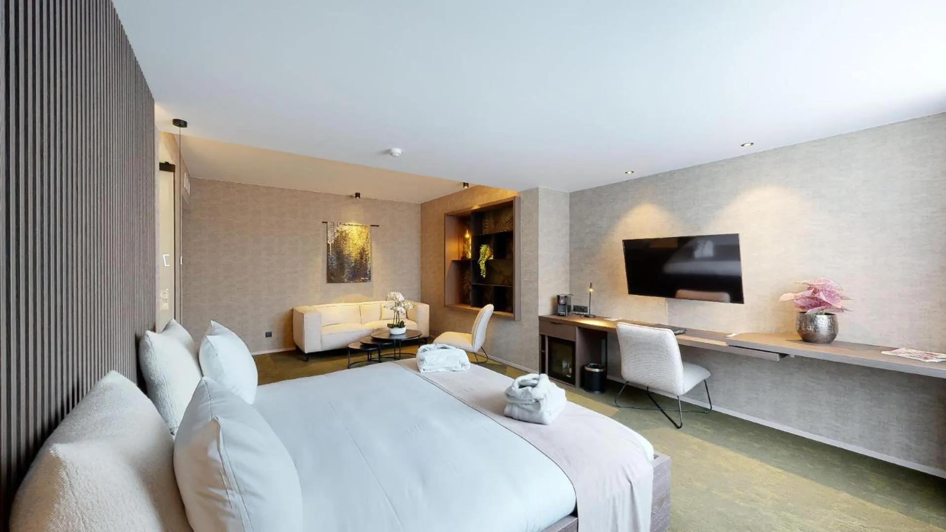 Bedroom, Bed in Van der Valk Hotel Mons Congres & Spa