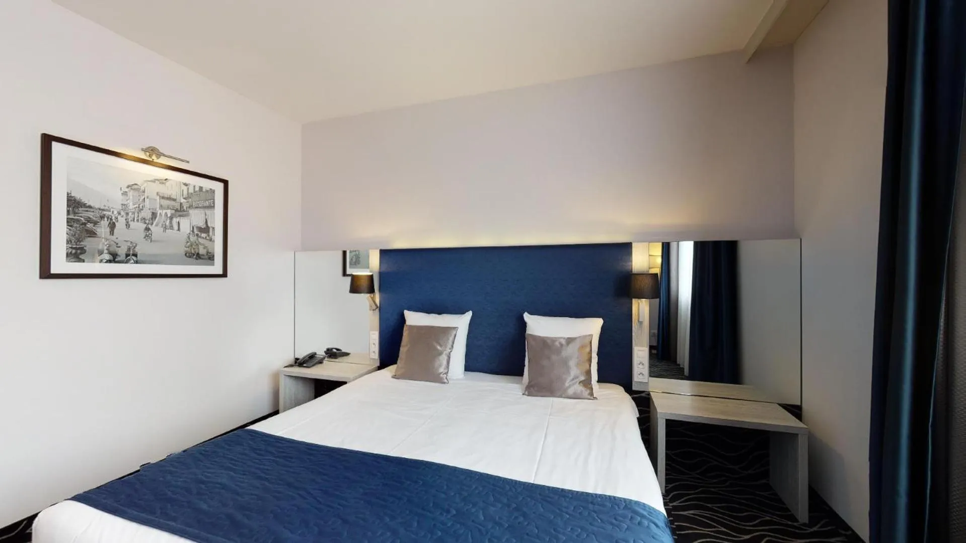 Bedroom, Bed in Van der Valk Hotel Mons Congres & Spa