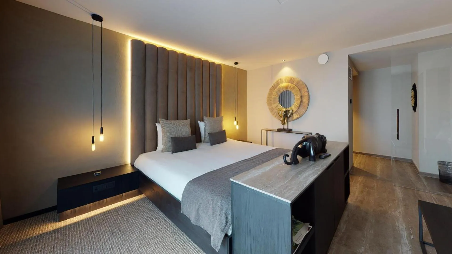 Bedroom, Bed in Van der Valk Hotel Mons Congres & Spa
