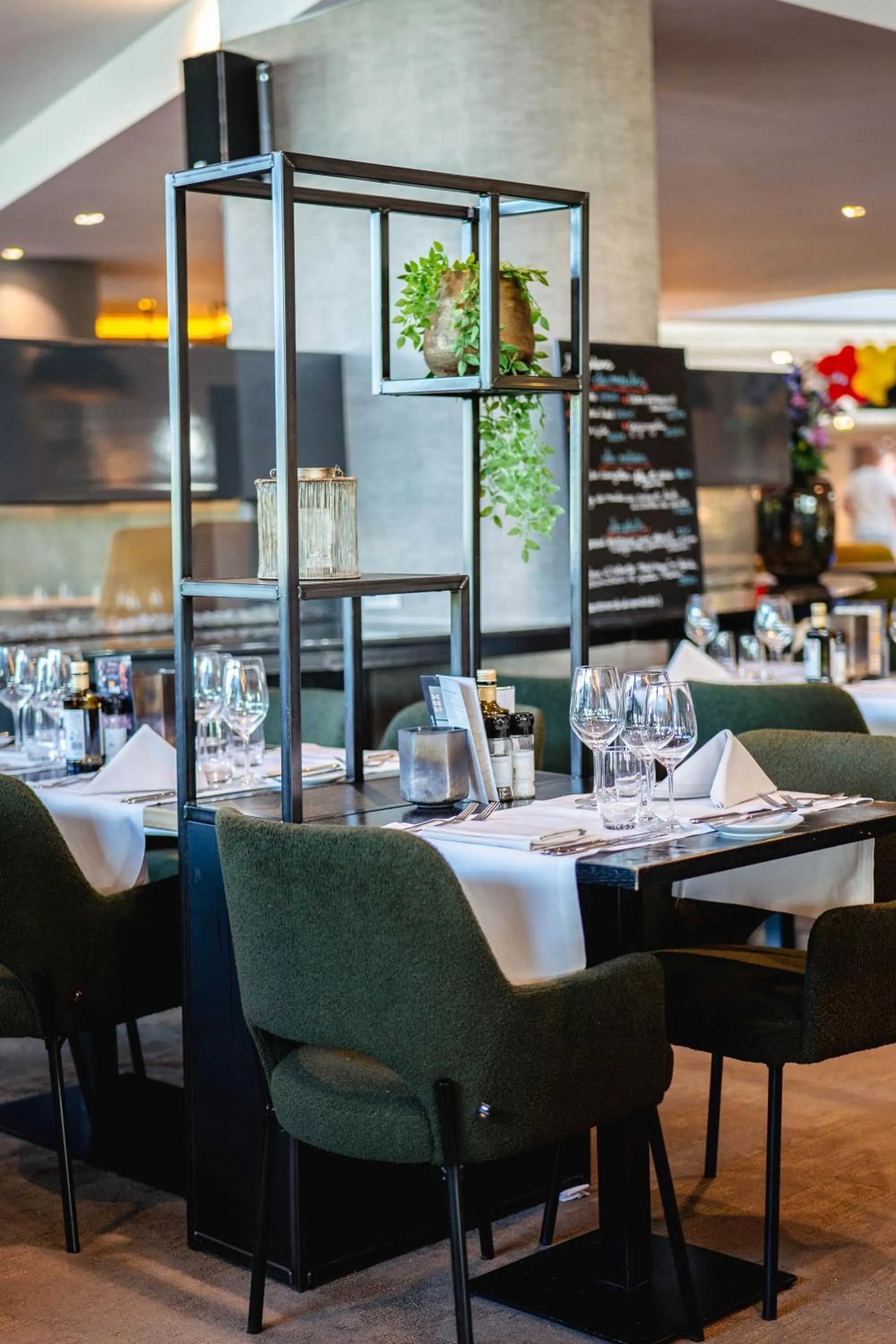 Restaurant/places to eat in Van der Valk Hotel Mons Congres & Spa