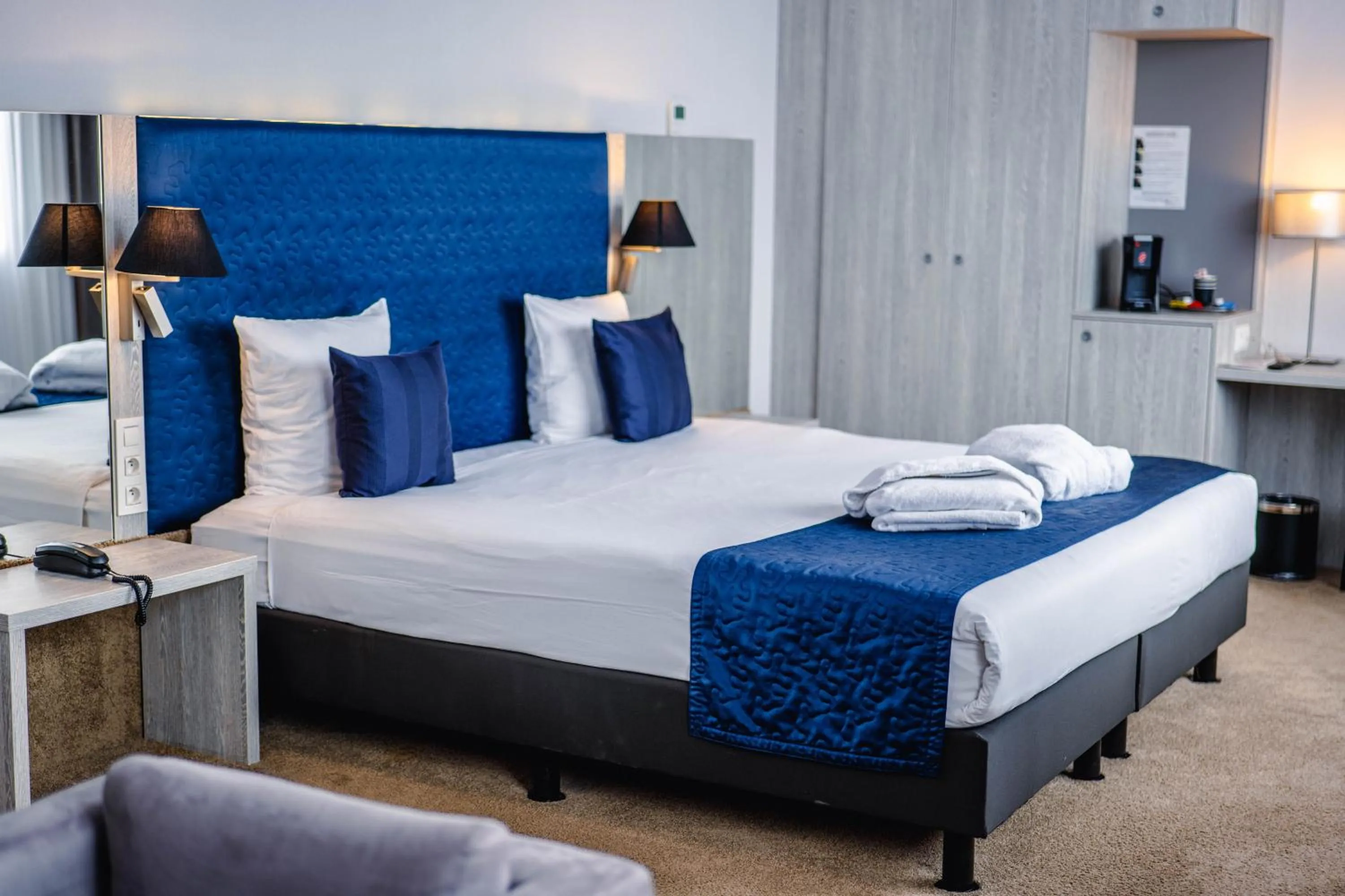 Bedroom, Bed in Van der Valk Hotel Mons Congres & Spa