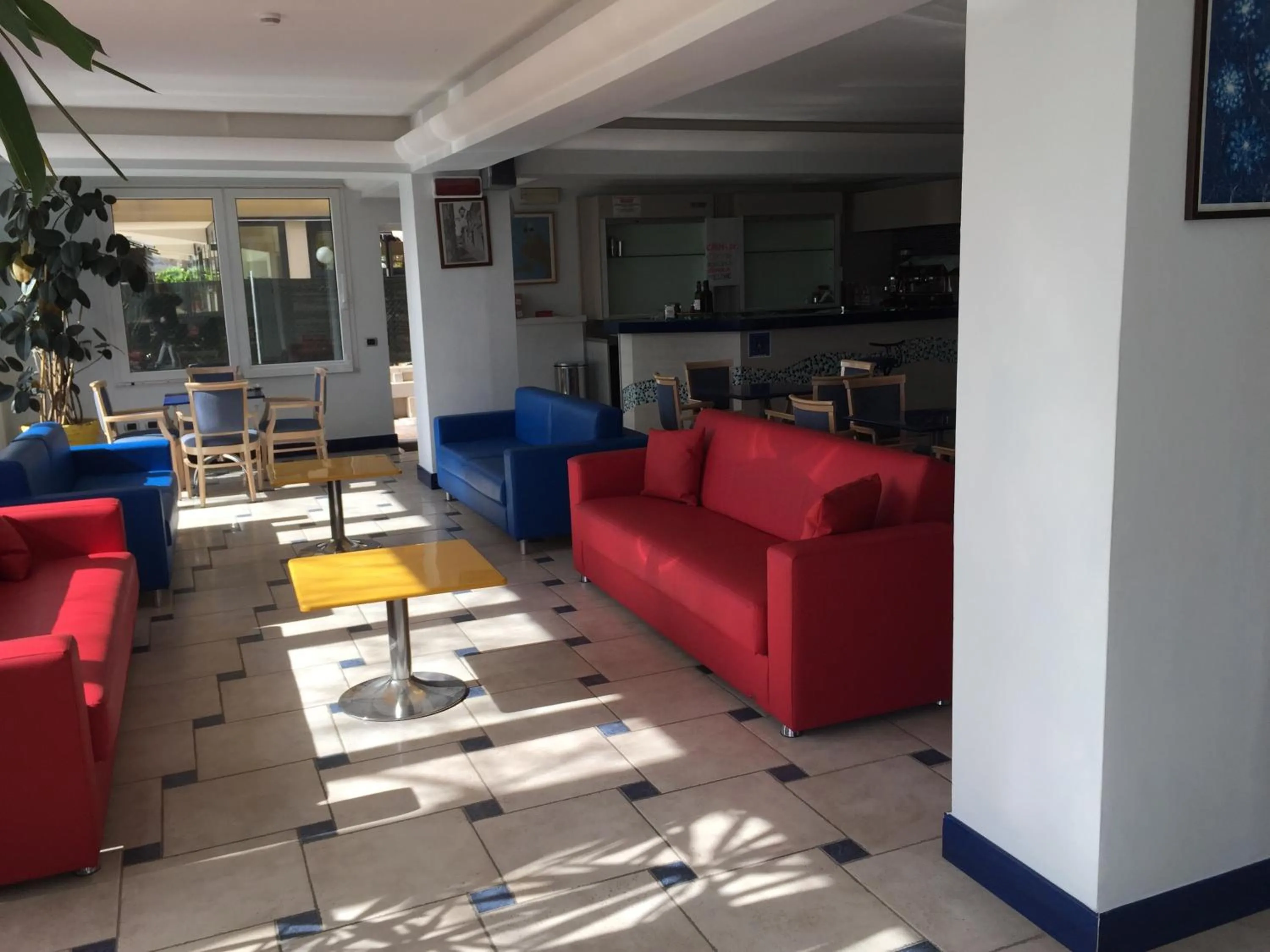 Communal lounge/ TV room in Hotel Bristol - a 30 mt dalla spiaggia