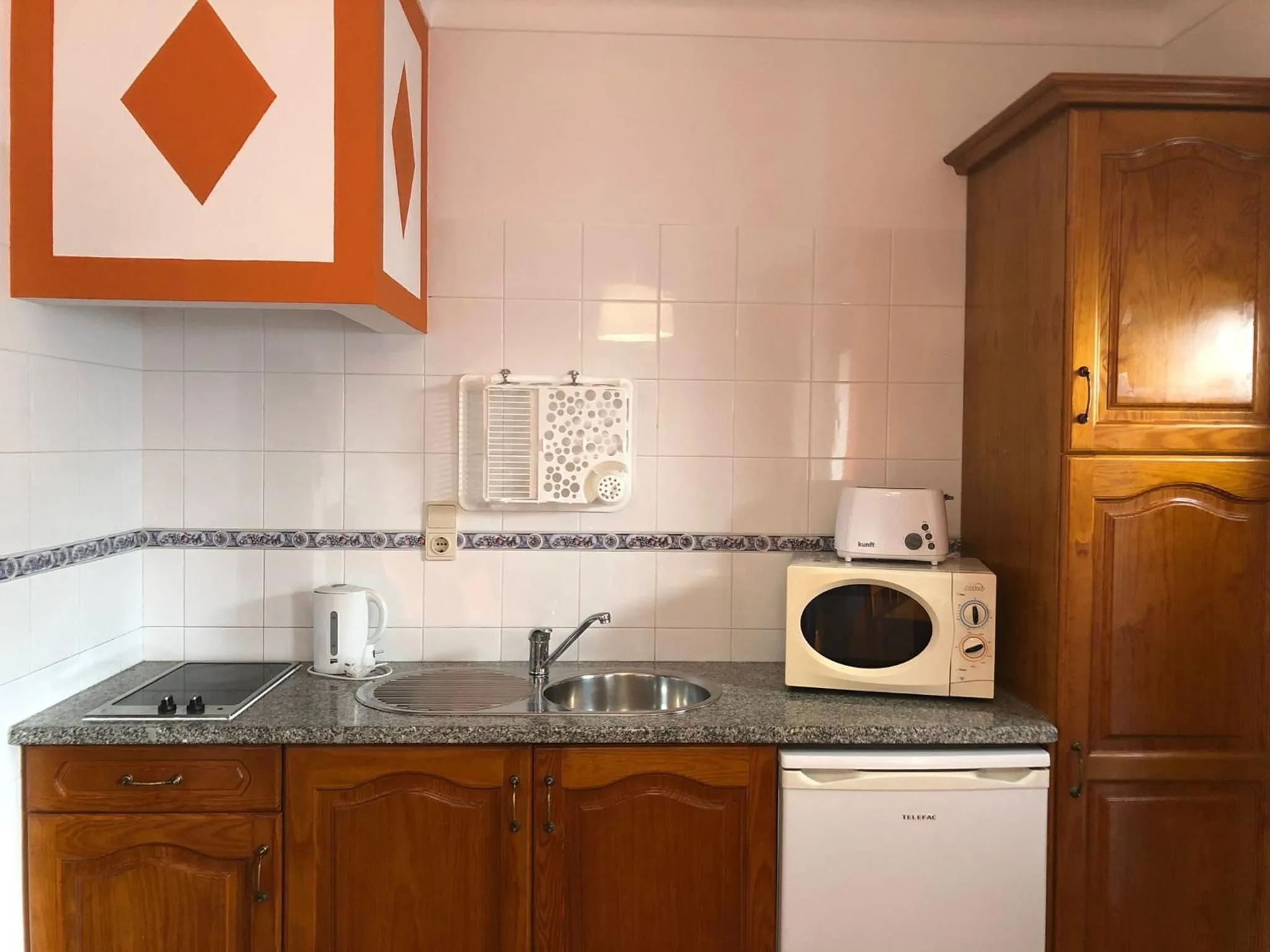 Kitchen or kitchenette in Camping Villa Park Zambujeira do Mar
