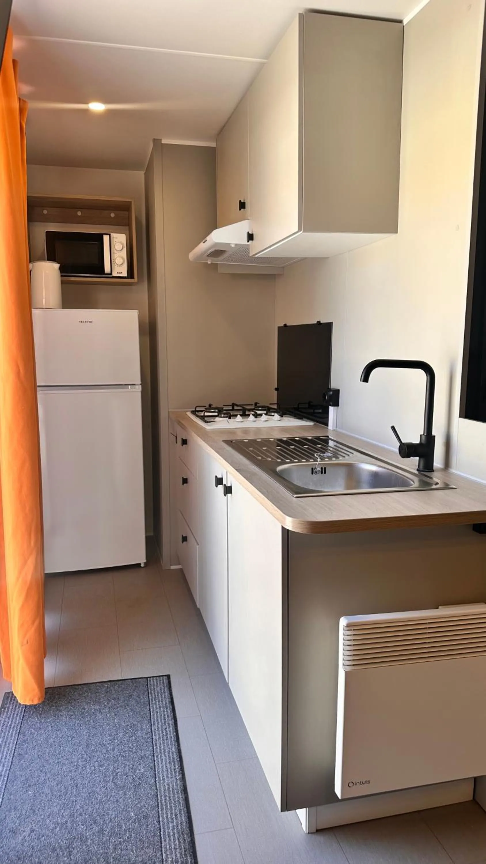 Kitchen or kitchenette in Camping Villa Park Zambujeira do Mar
