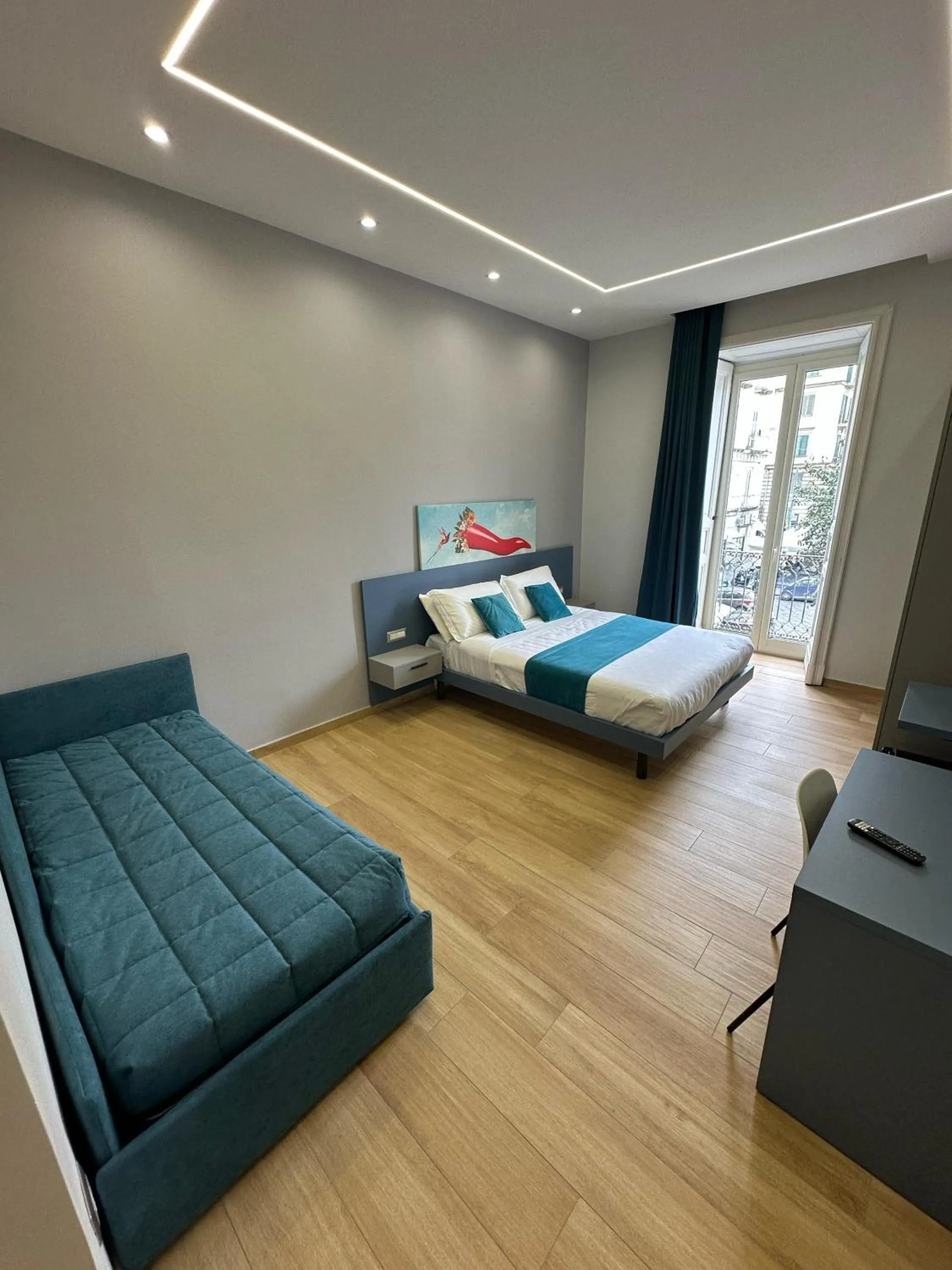 Photo of the whole room, Bed in Hotiday Napoli Astoria