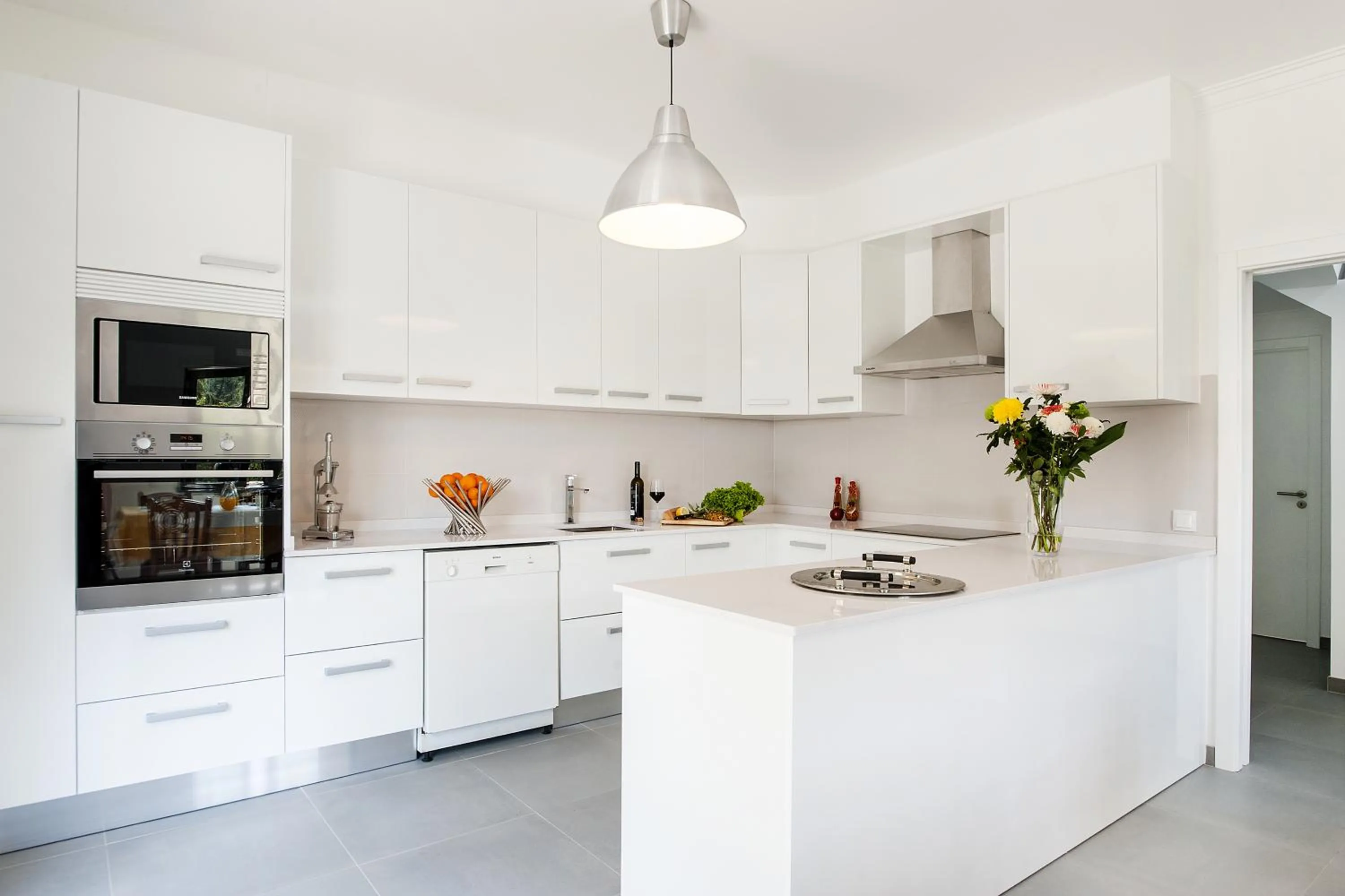 Communal kitchen in Beachouse - Surf, Bed & Breakfast