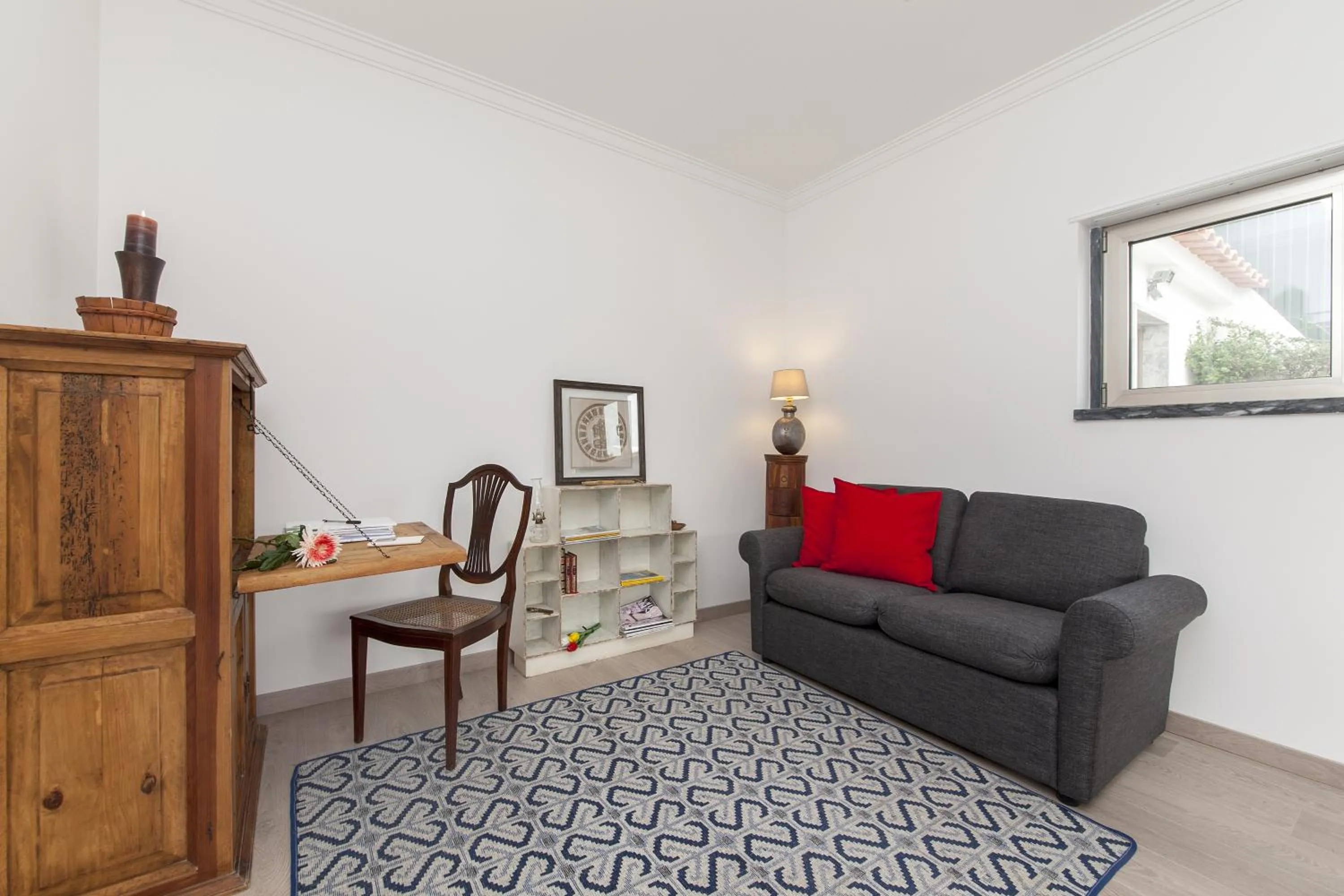 Communal lounge/ TV room in Beachouse - Surf, Bed & Breakfast