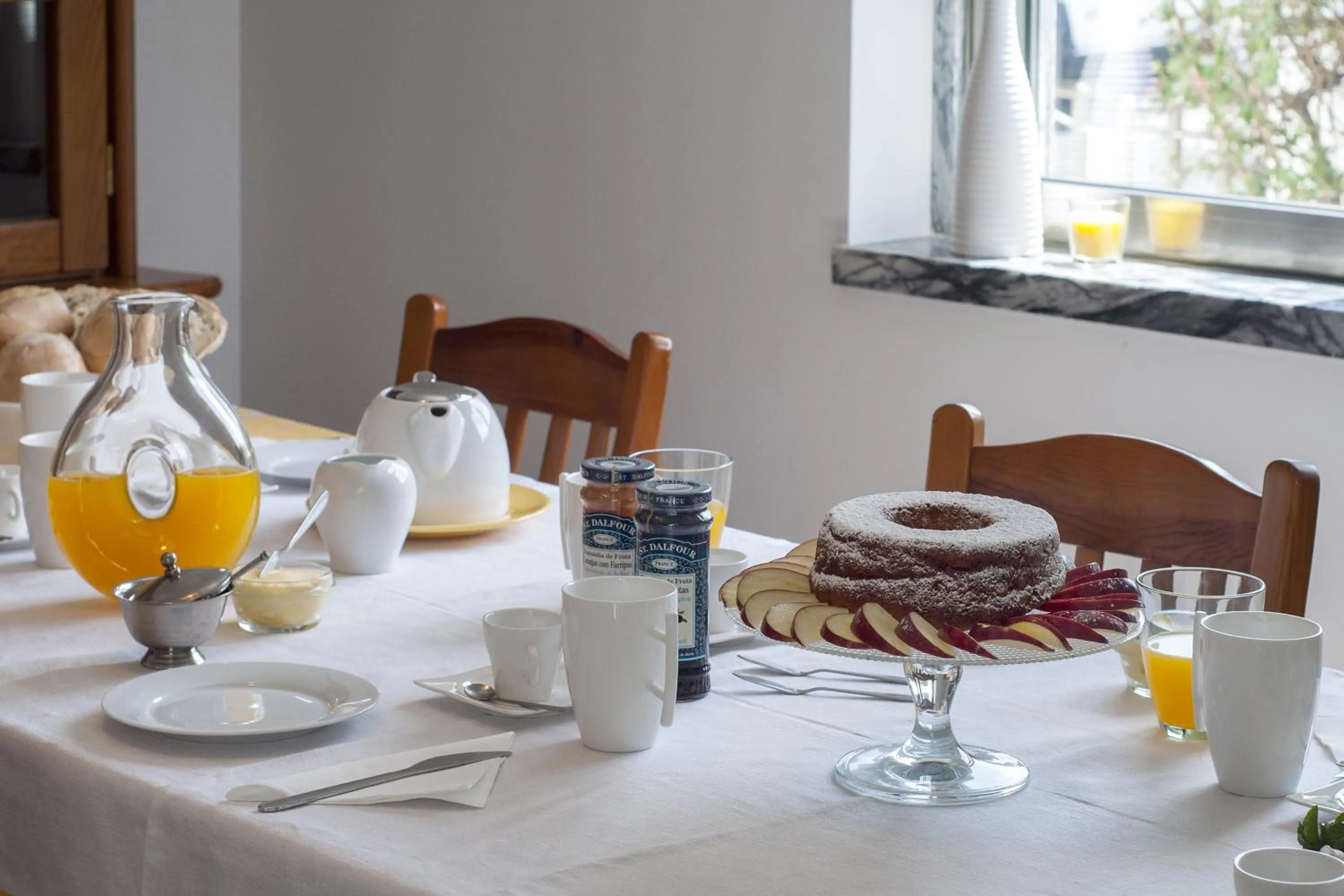 Breakfast in Beachouse - Surf, Bed & Breakfast