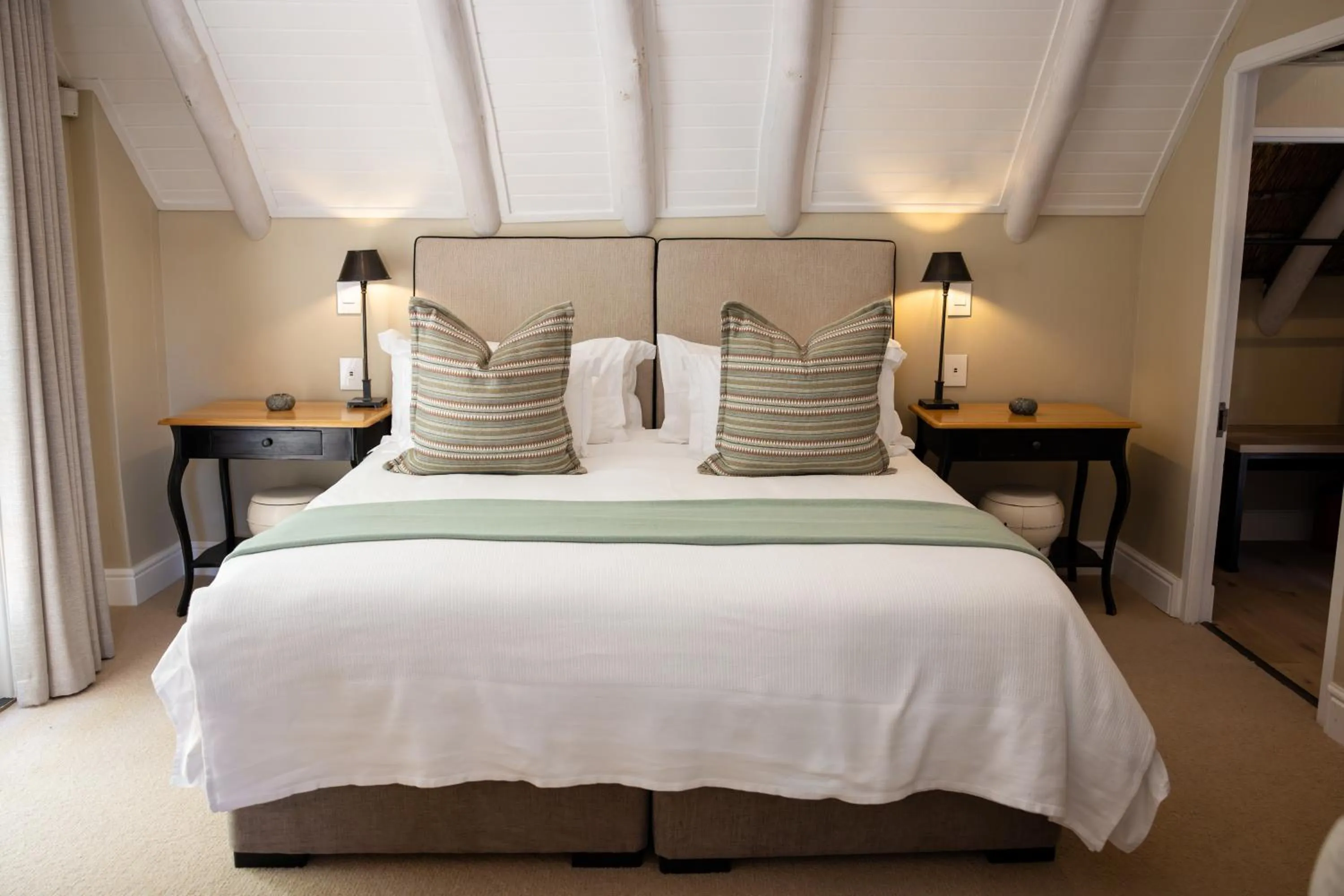 Bedroom, Bed in Grande Provence