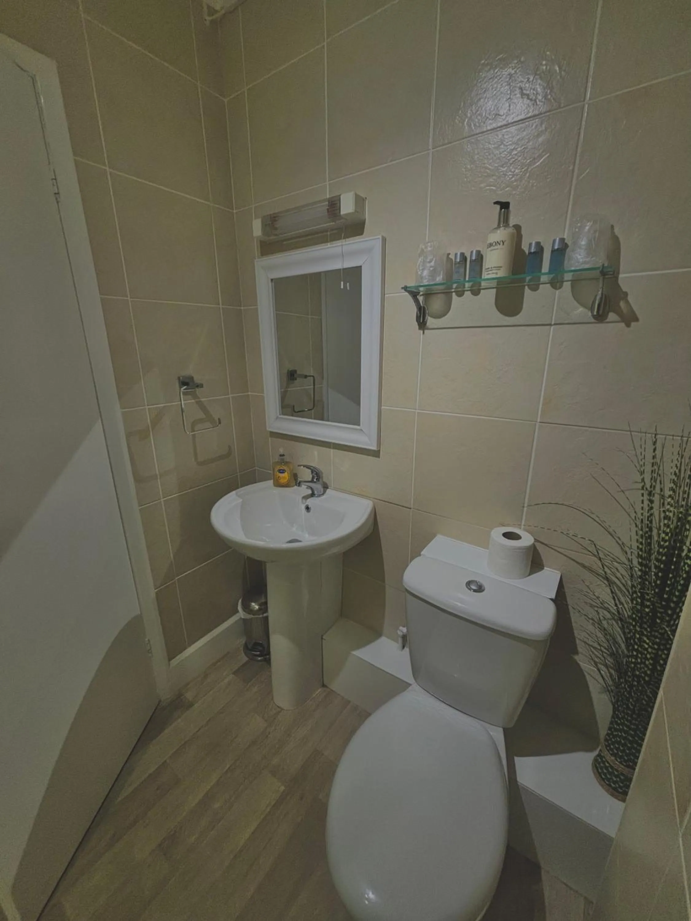 Bathroom in The Saxby Hotel