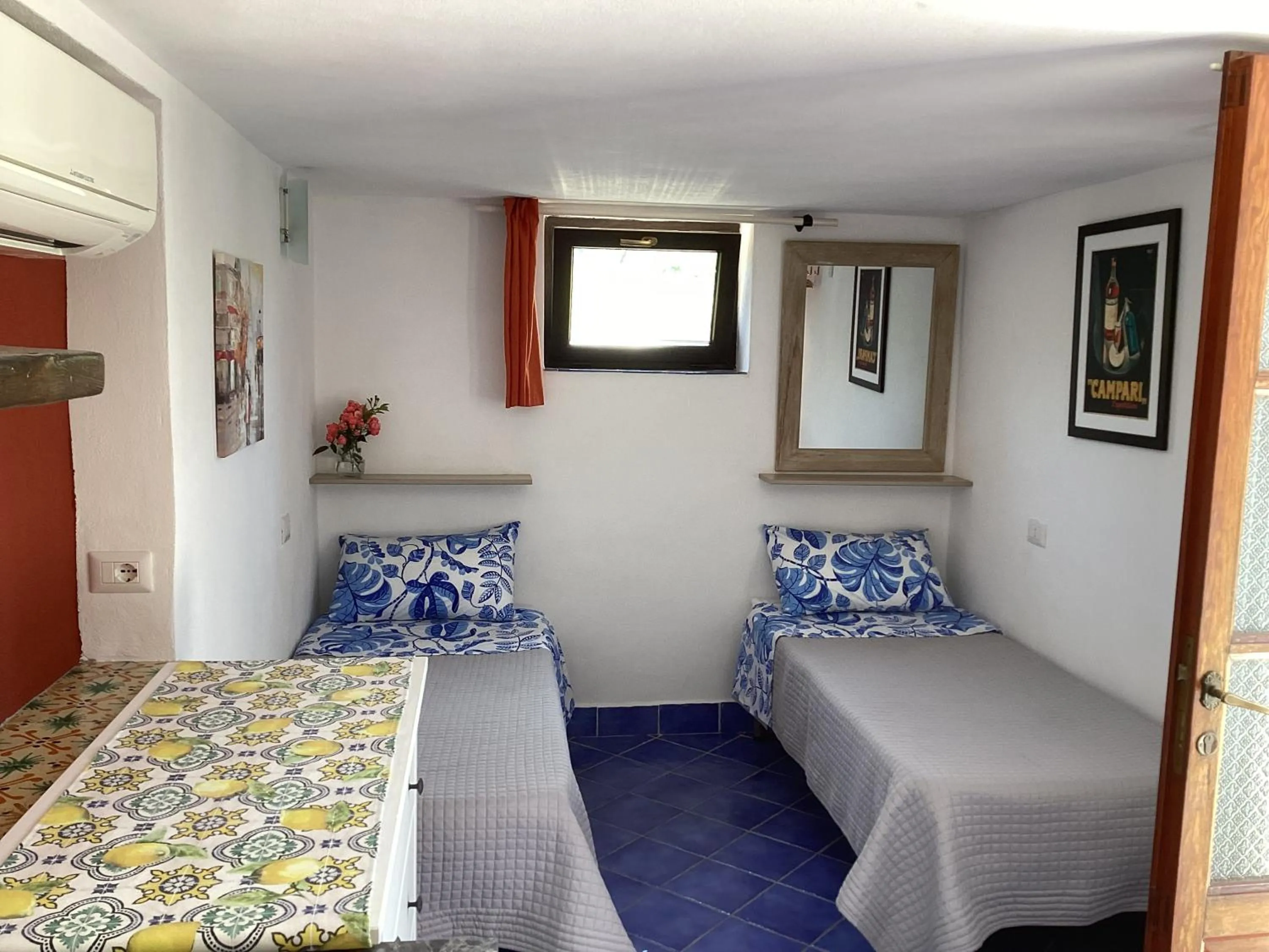 Bedroom, Bed in Casetta Minghitto Relaxing rooms in Capri