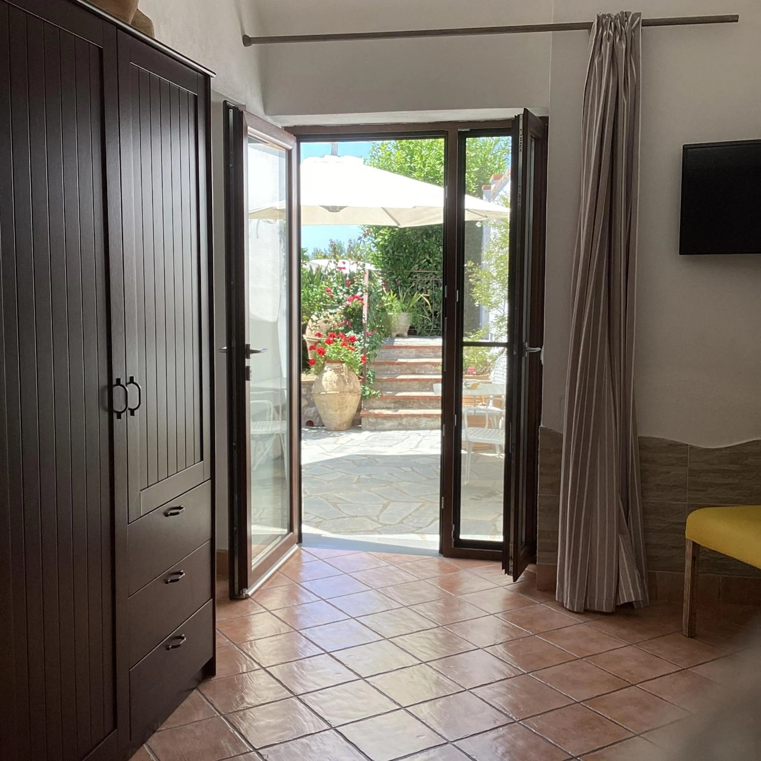 Bedroom in Casetta Minghitto Relaxing rooms in Capri