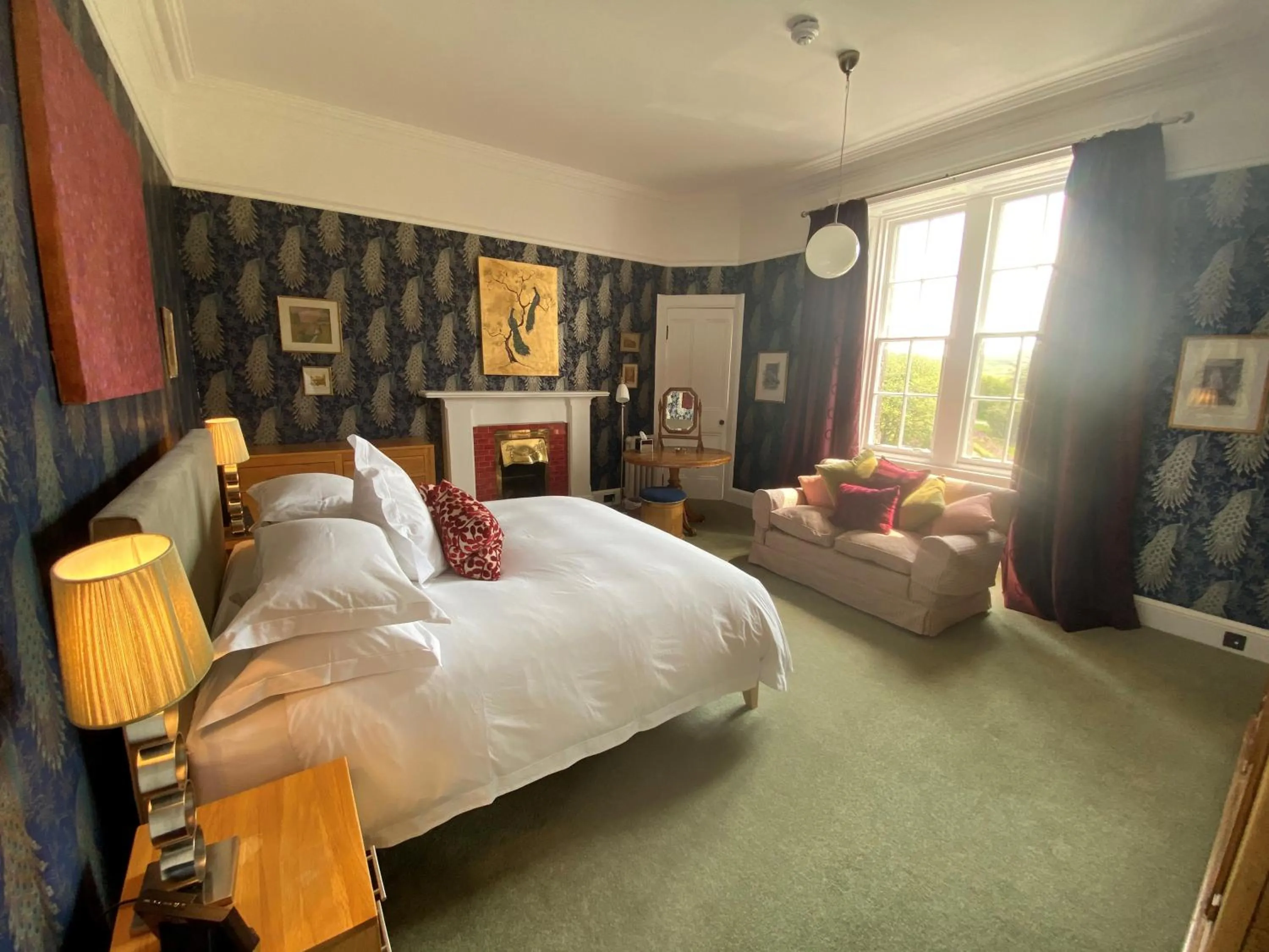 Bedroom, Bed in Glengorm Castle