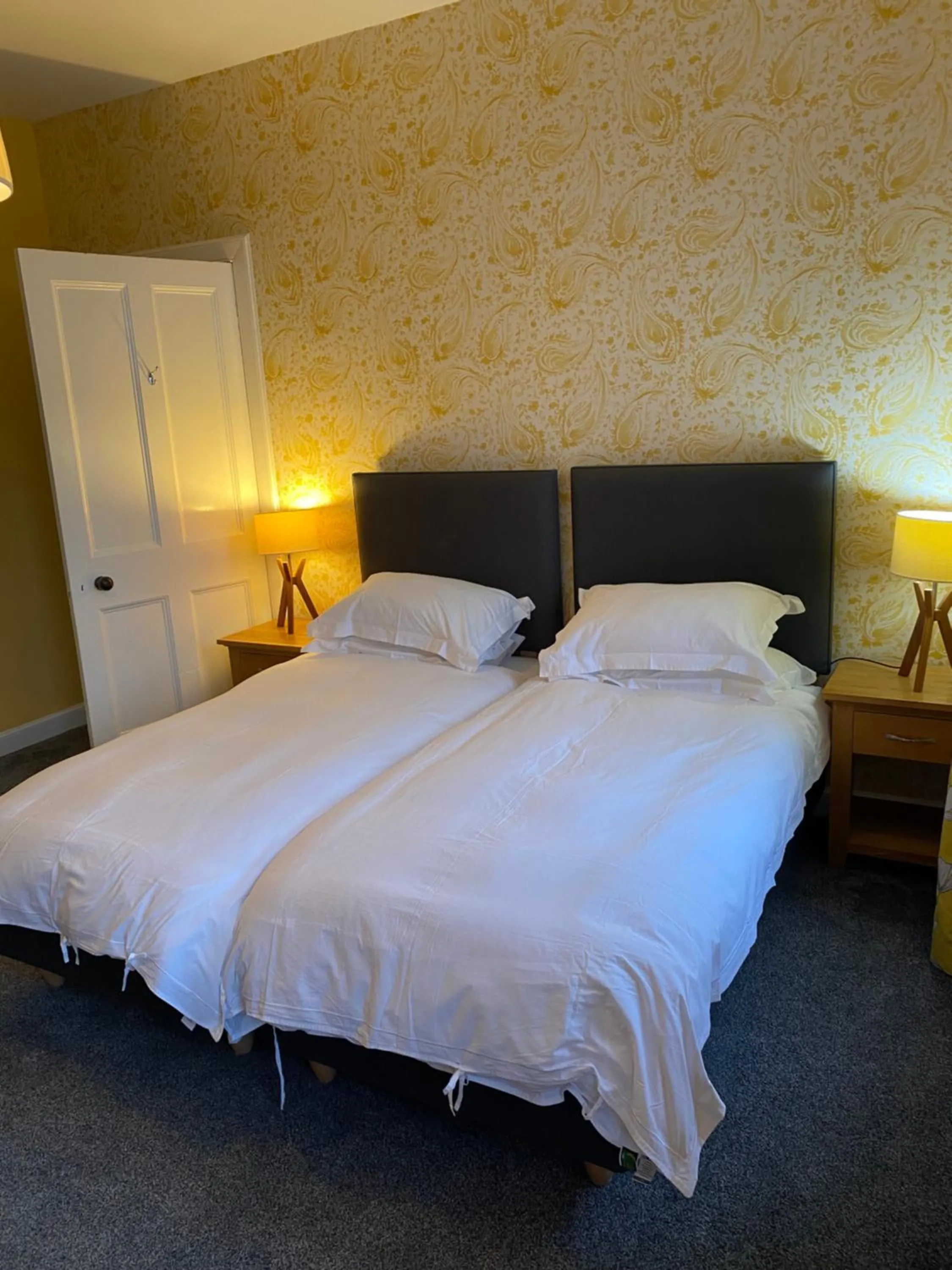 Bedroom, Bed in Glengorm Castle