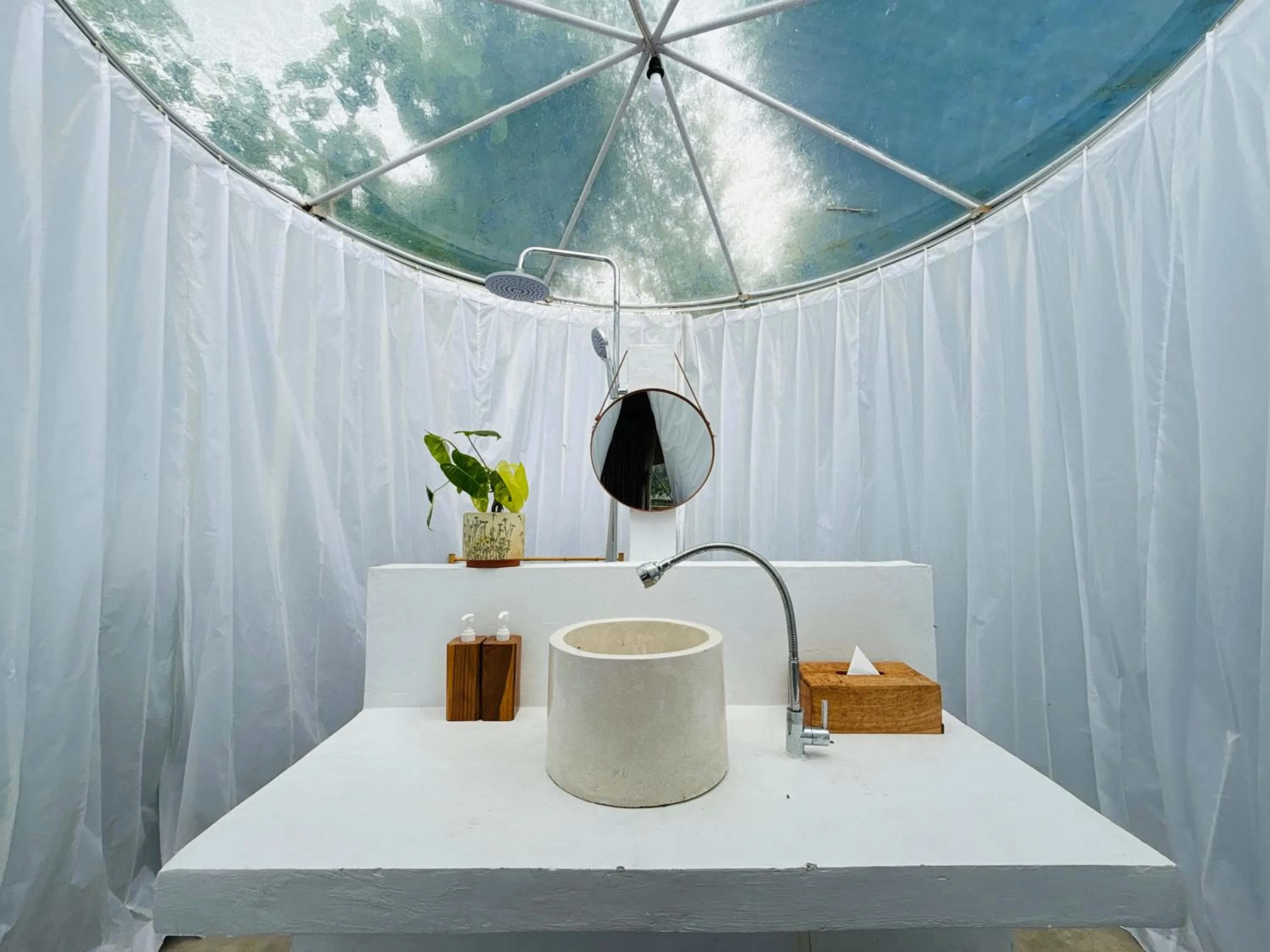 Bathroom in De'Ra Hills Camp Kintamani