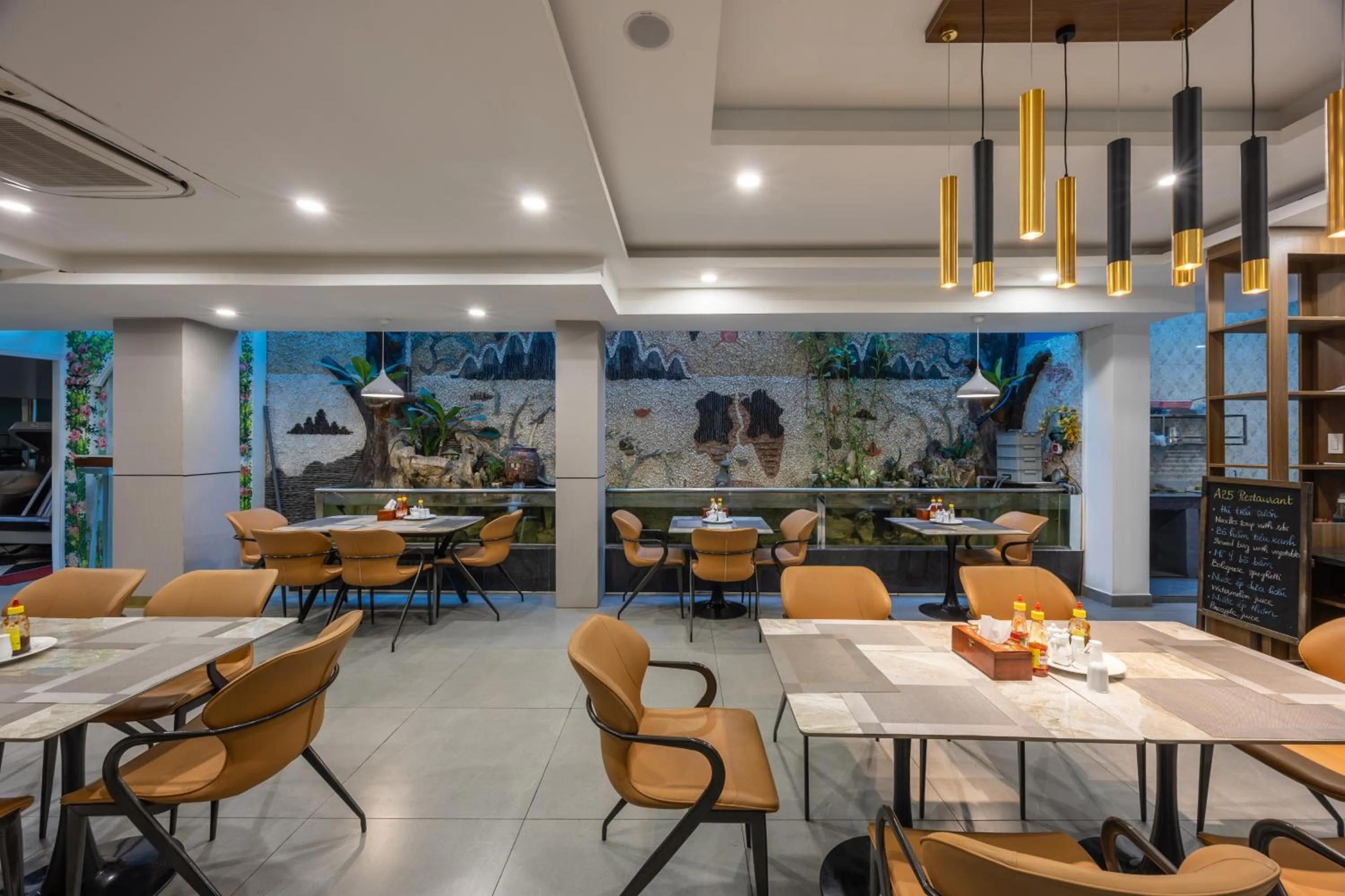 Restaurant/places to eat in A25 Hotel - 65G Nguyen Thai Hoc