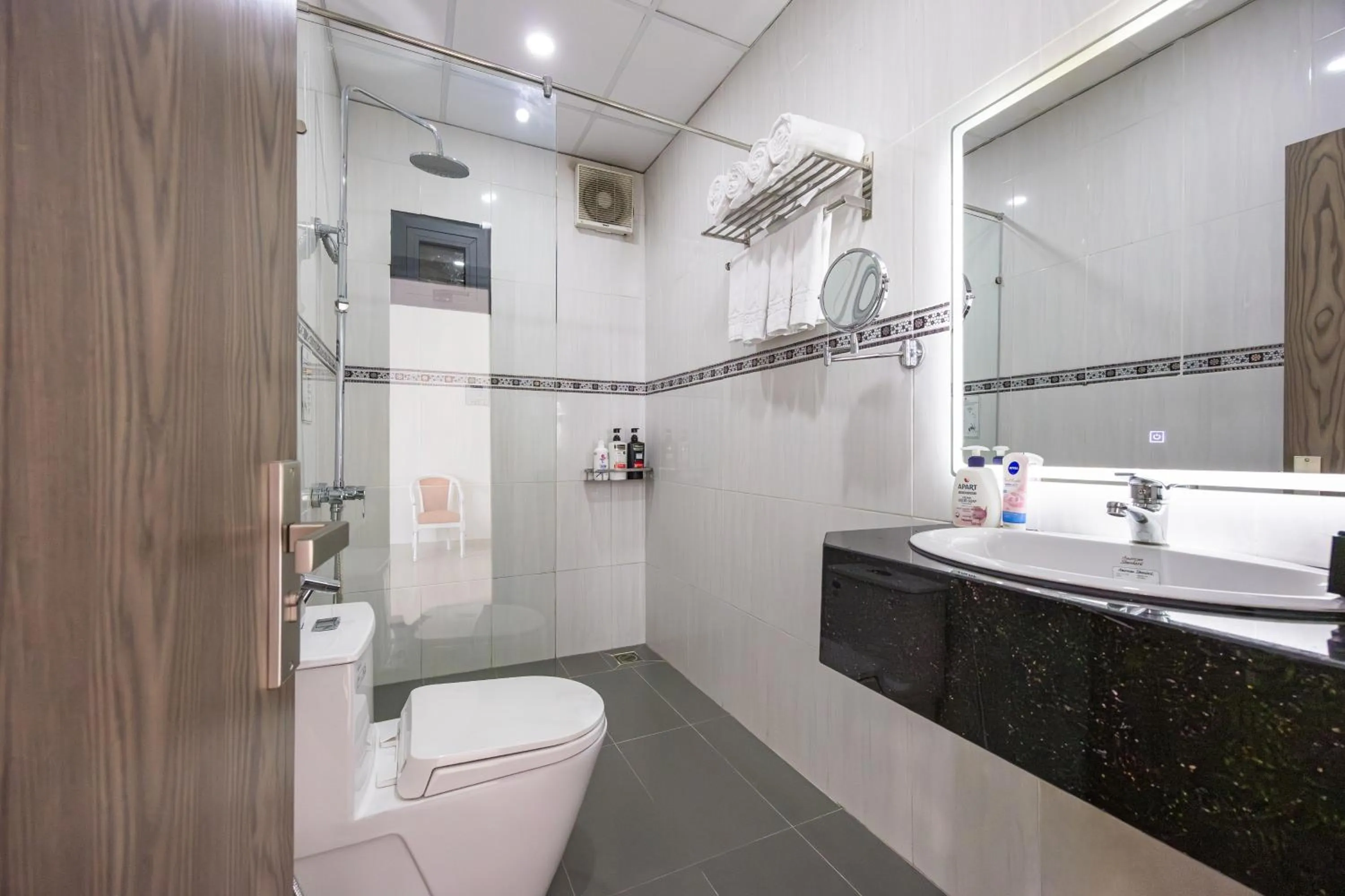 Shower in A25 Hotel - 65G Nguyen Thai Hoc