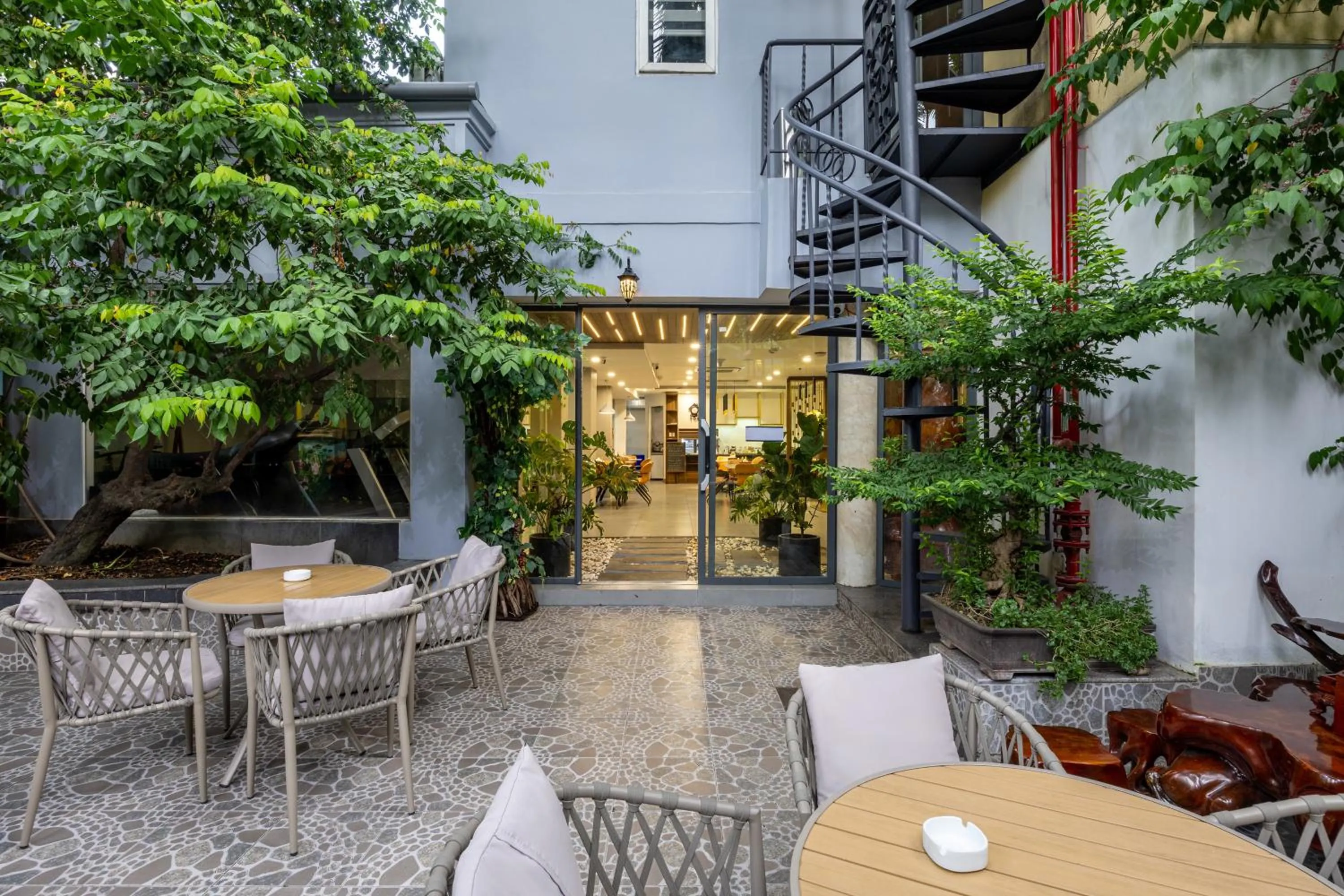 Seating area in A25 Hotel - 65G Nguyen Thai Hoc
