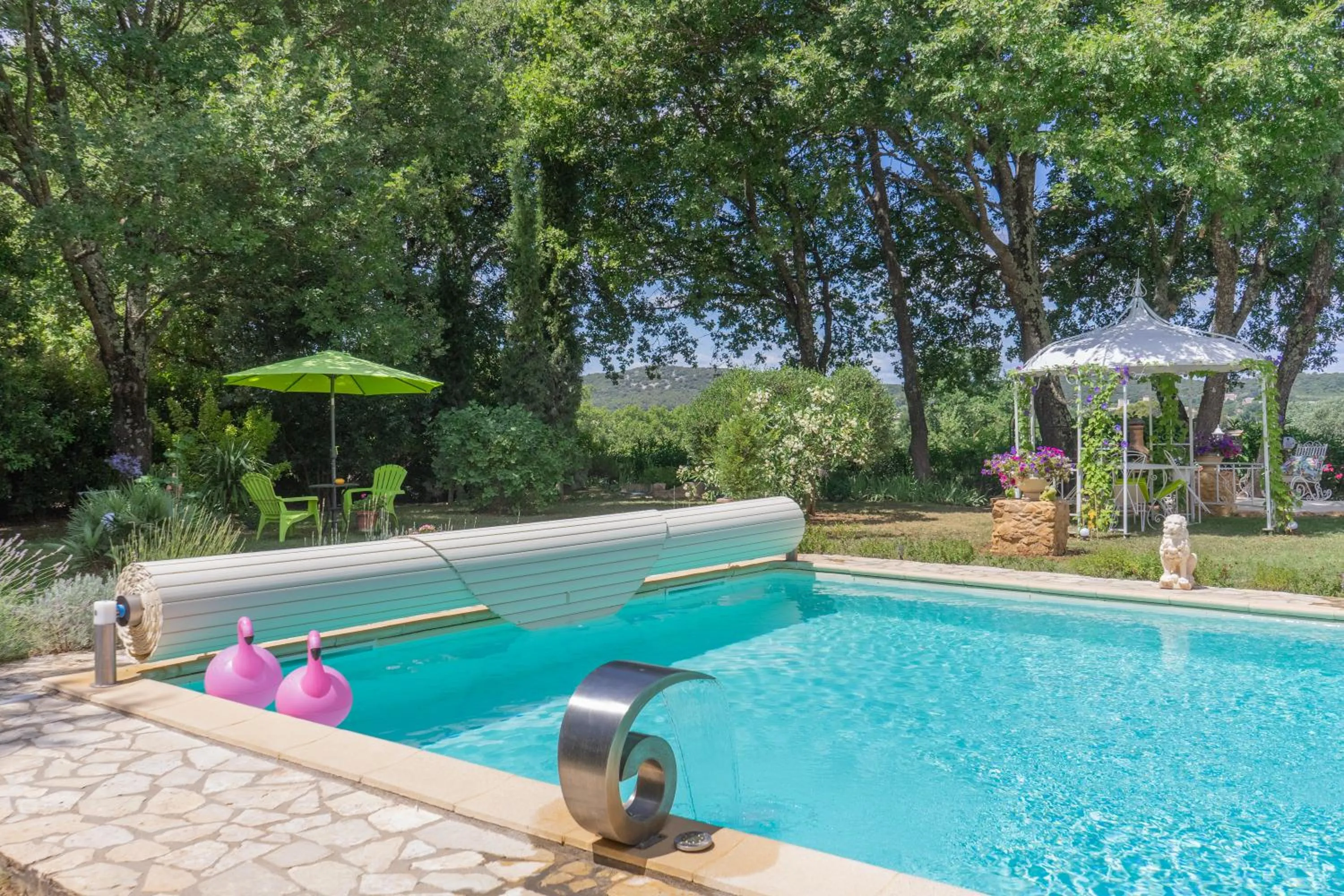 Pool view in Chambre d'Hôte Couguiolet - avec piscine