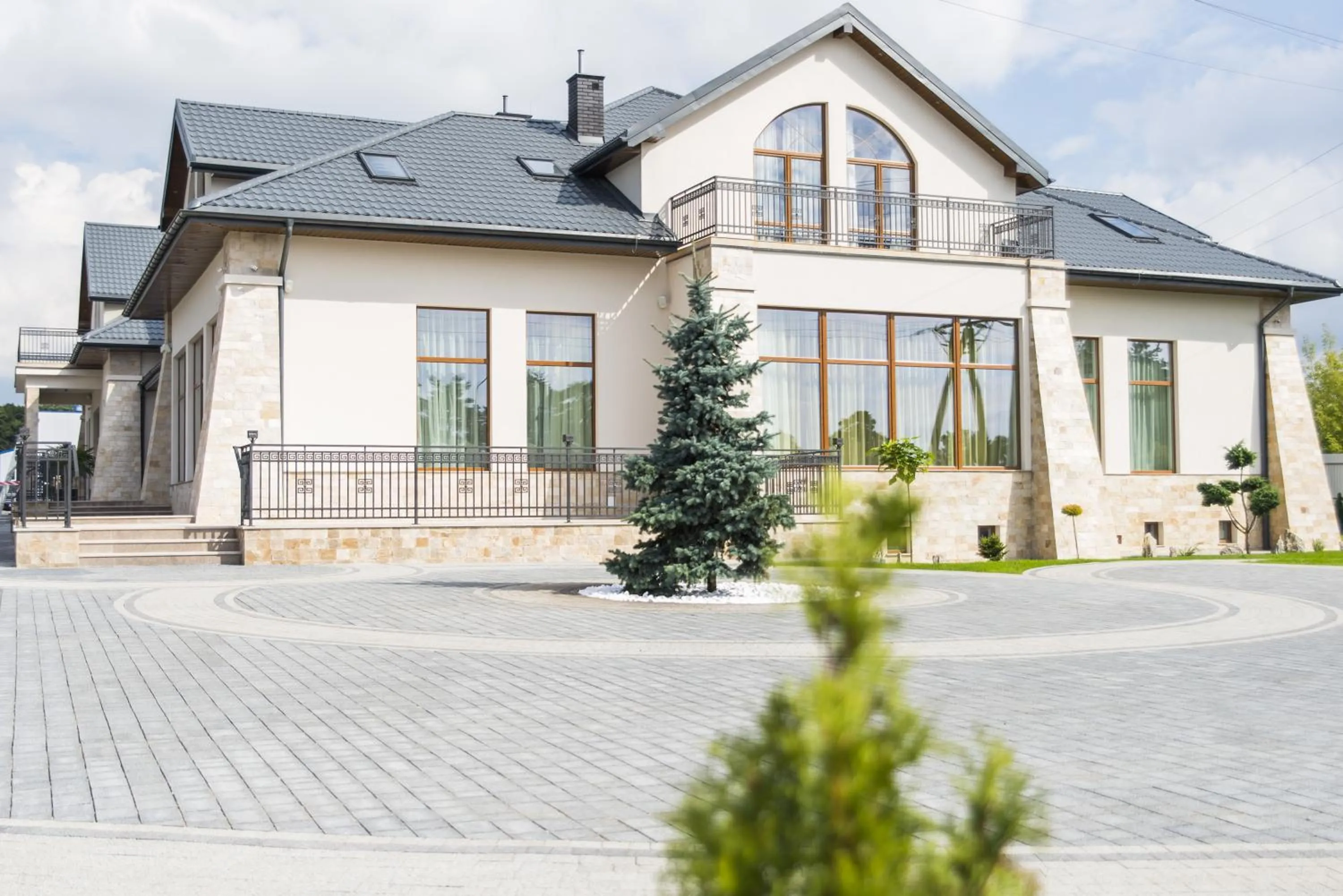 Property building in Hotel Aleksandria