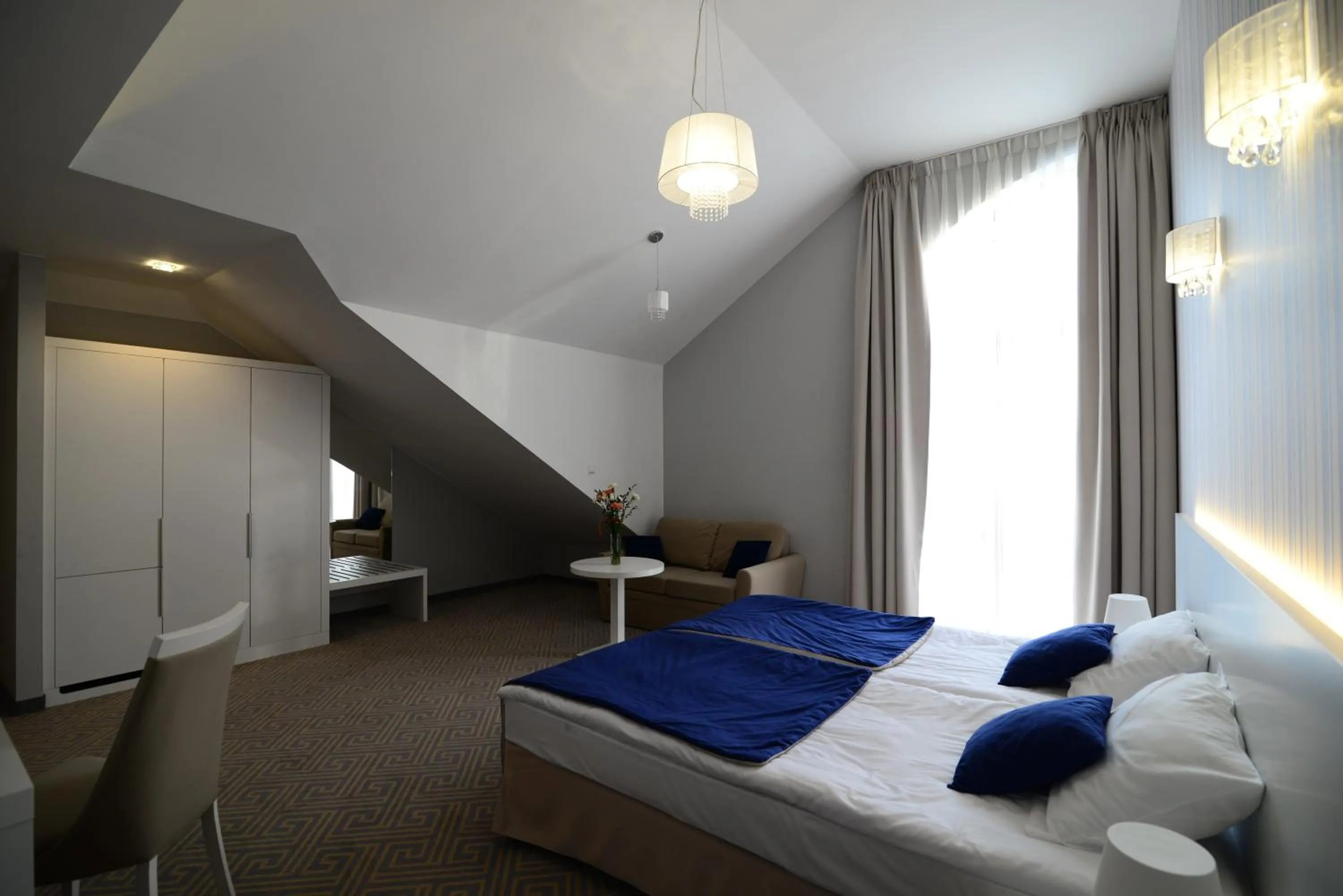 Toilet, Bed in Hotel Aleksandria