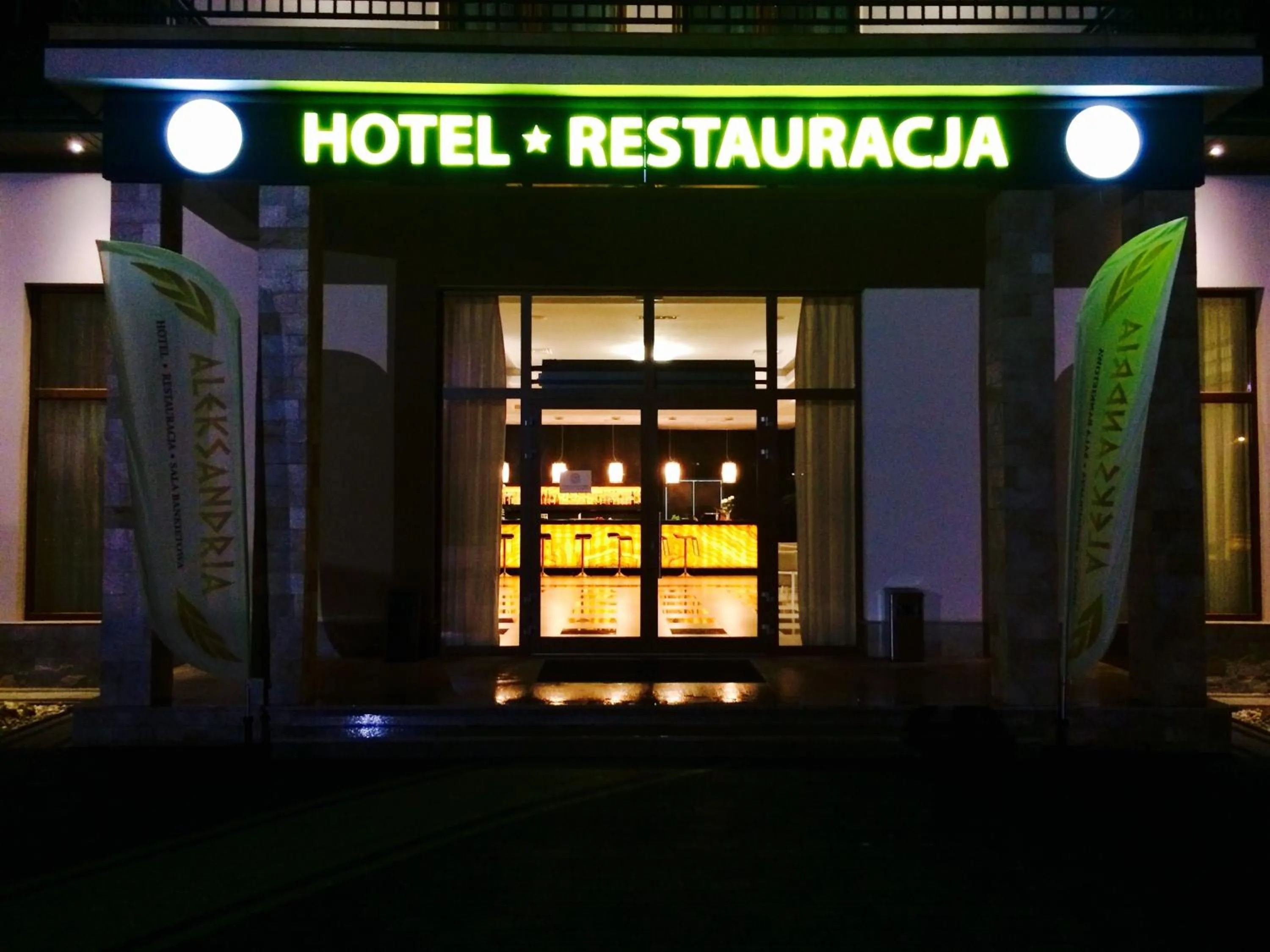 Facade/entrance in Hotel Aleksandria