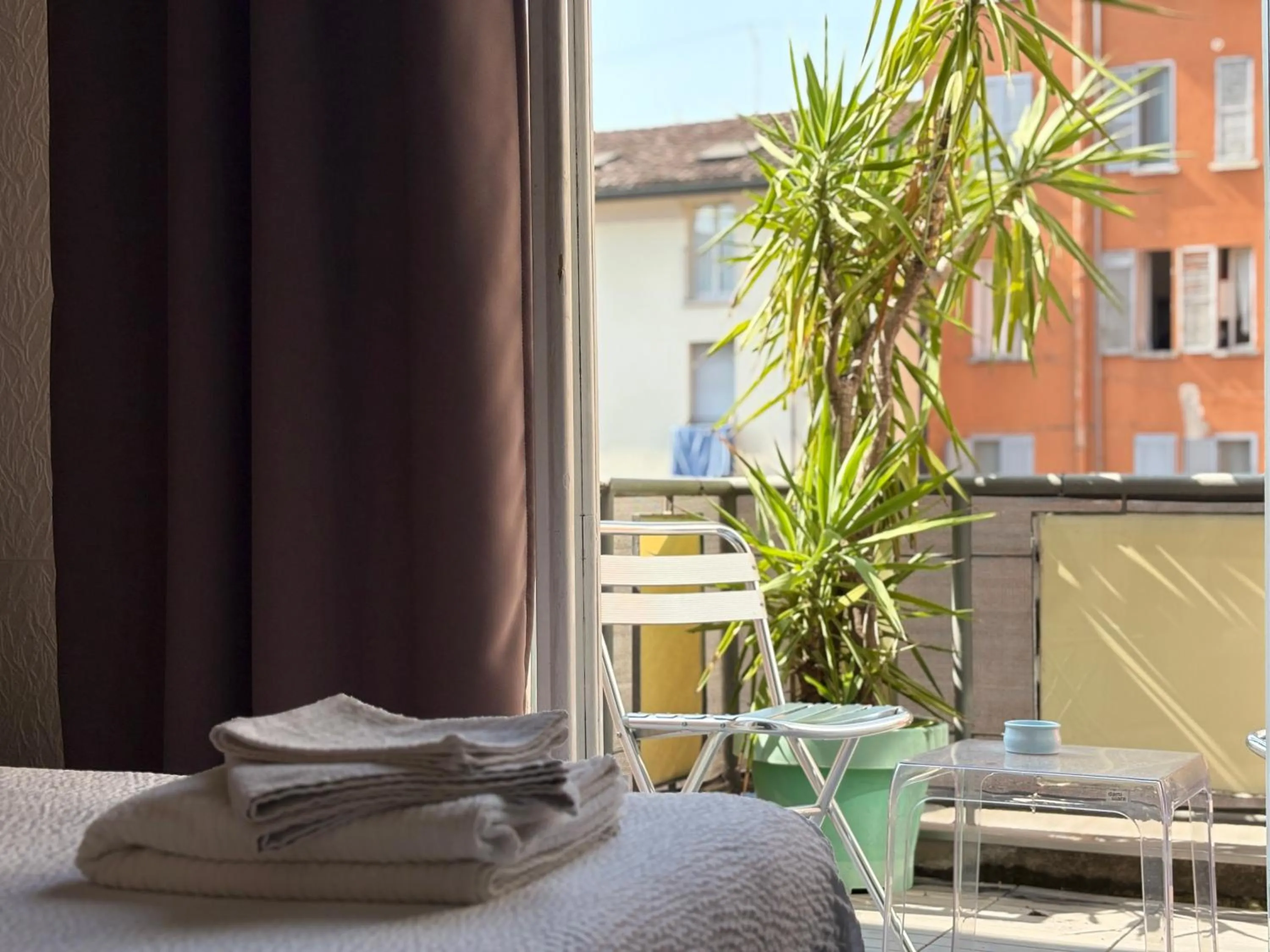 Spring in Forum Guest House FREE Private Parking