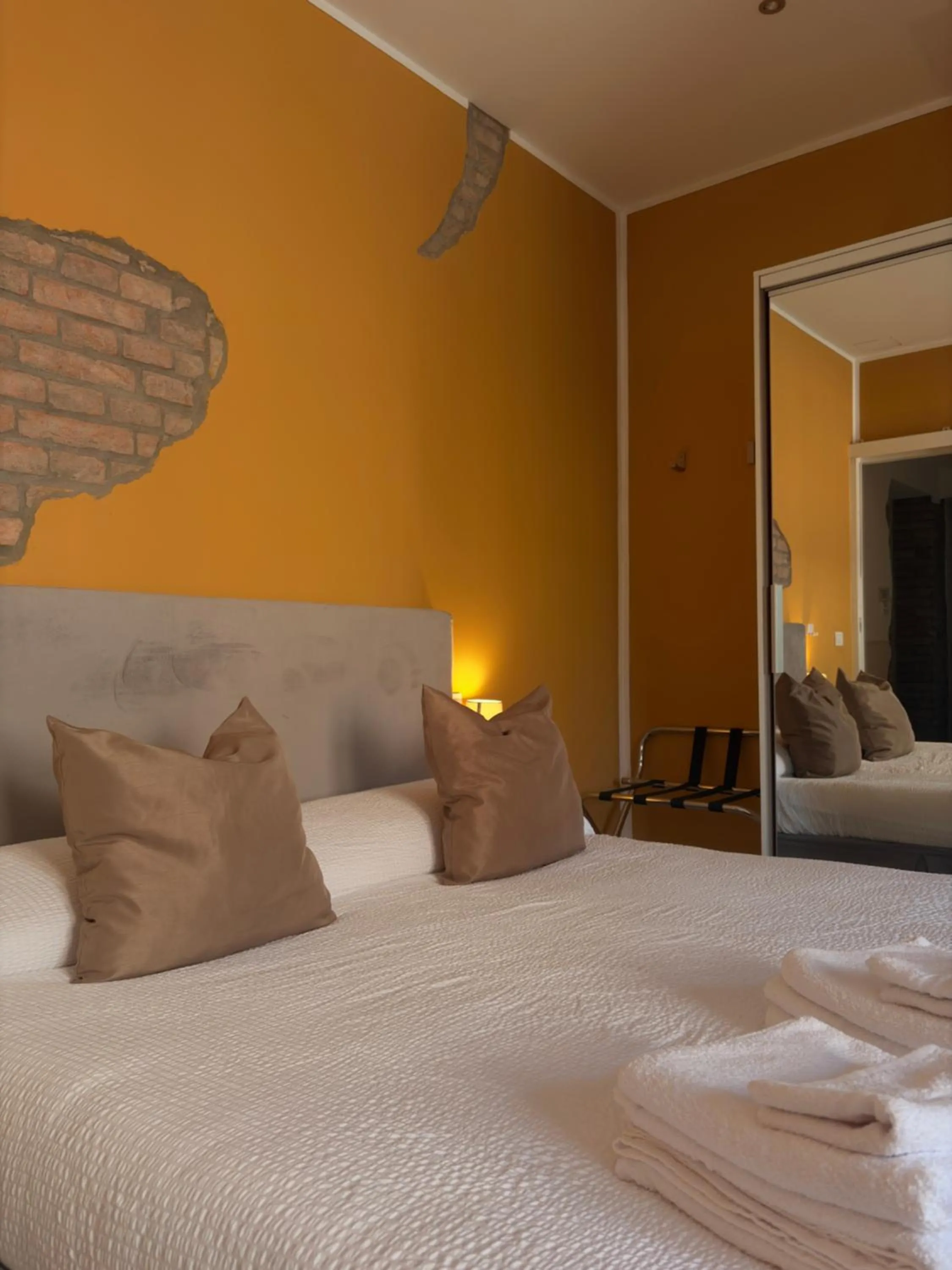 Bed in Forum Guest House FREE Private Parking