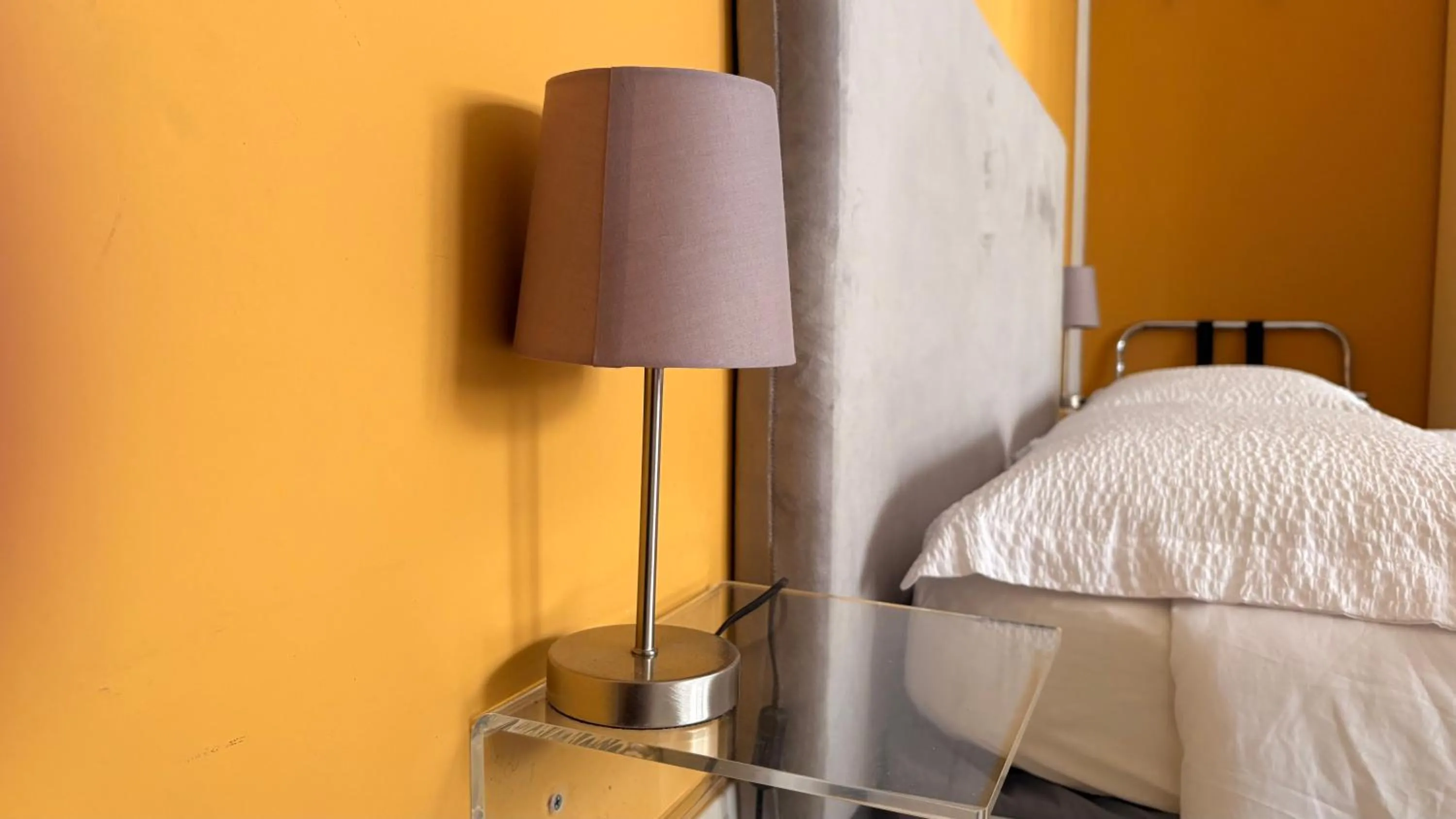 Bedroom, Bed in Forum Guest House FREE Private Parking