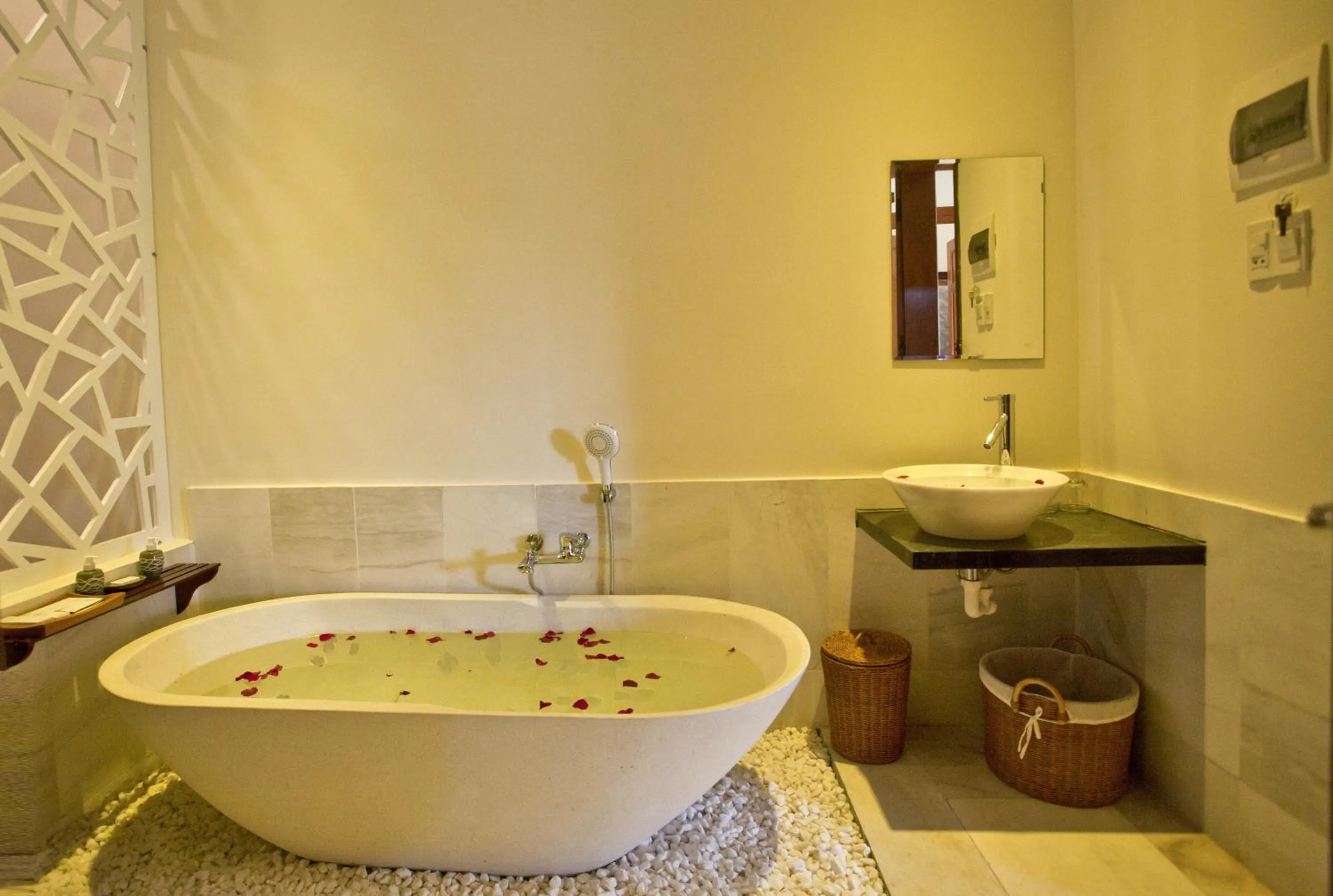 Bathroom in Hoi An TNT Villa