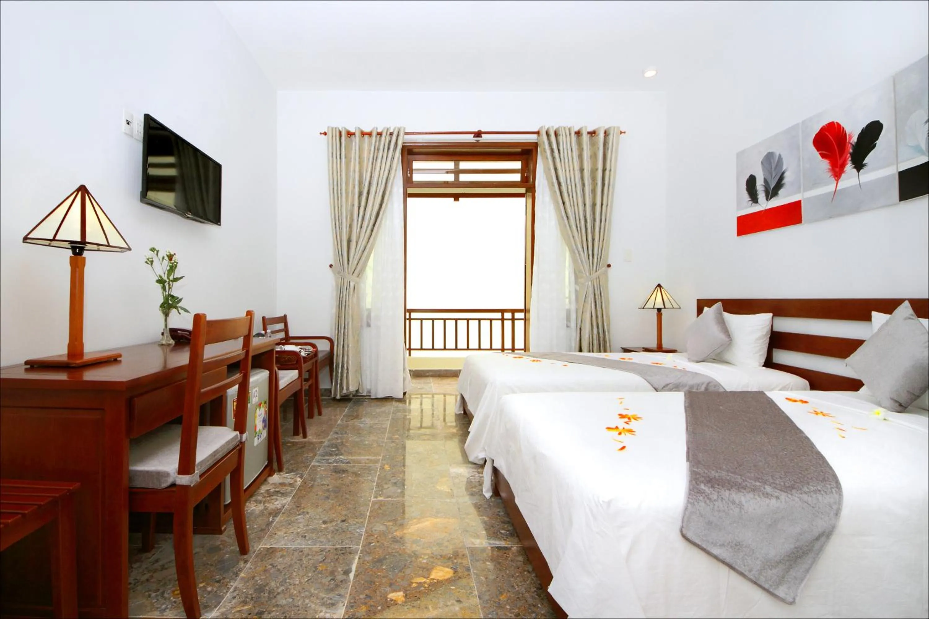 Photo of the whole room, Bed in Hoi An TNT Villa