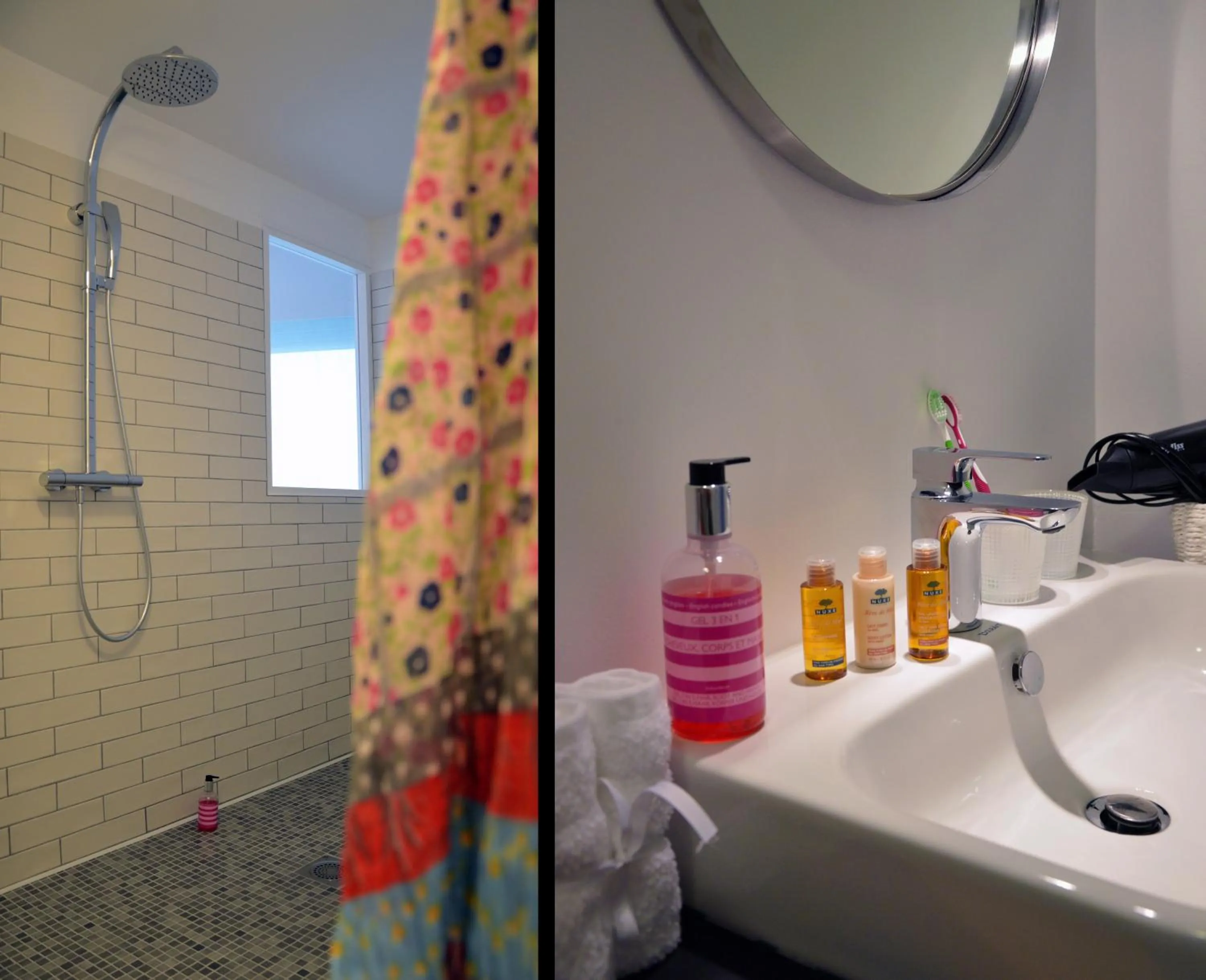 Shower in Logis Hotel Du Port