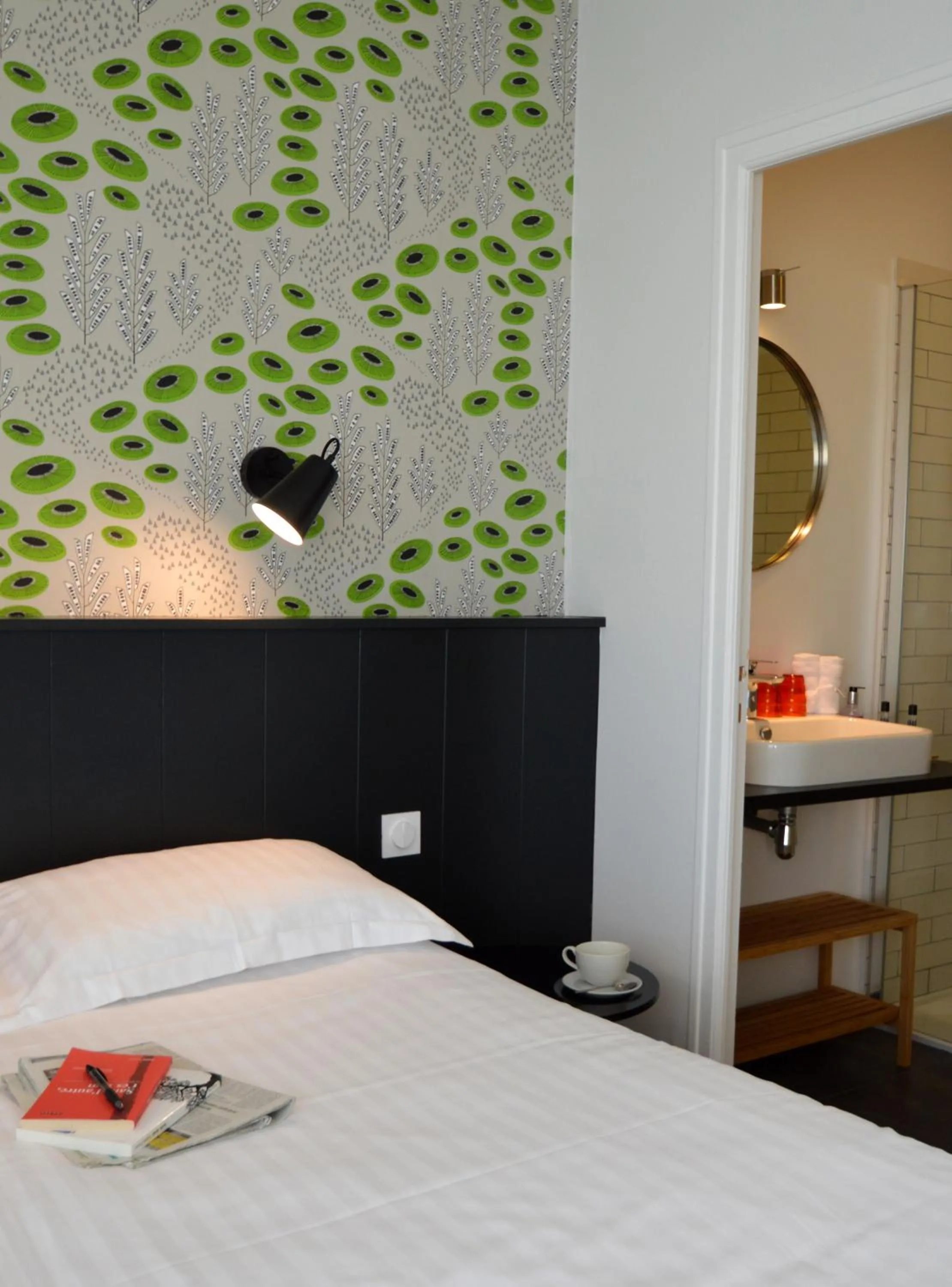 Shower, Bed in Logis Hotel Du Port