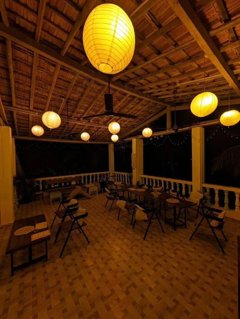 Communal lounge/ TV room in Avana