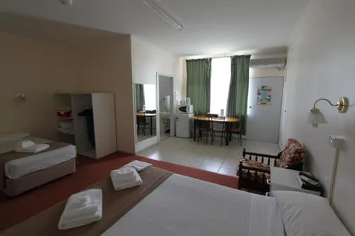 Lazy River Motor Inn