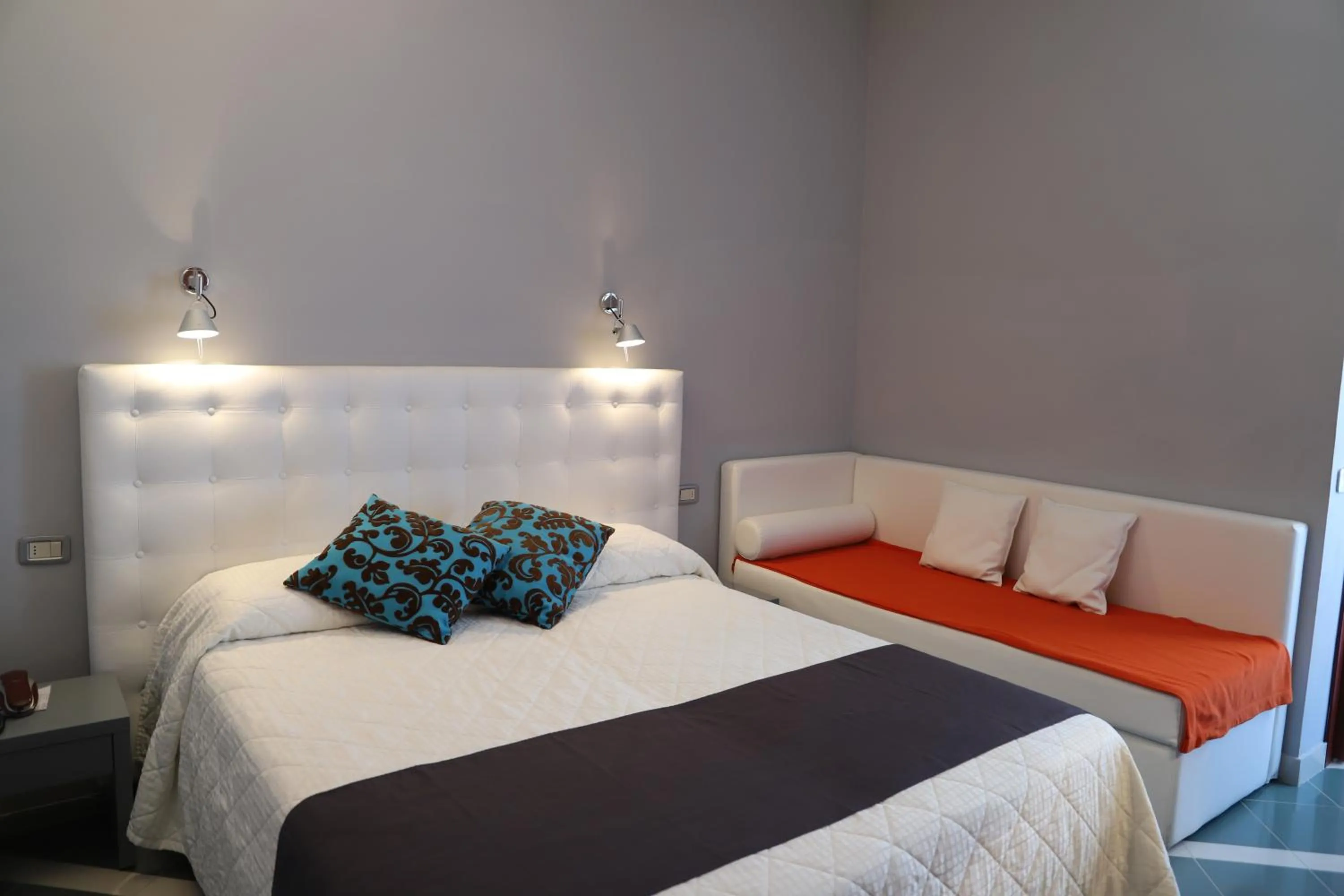 Bed in Hotel Metropol