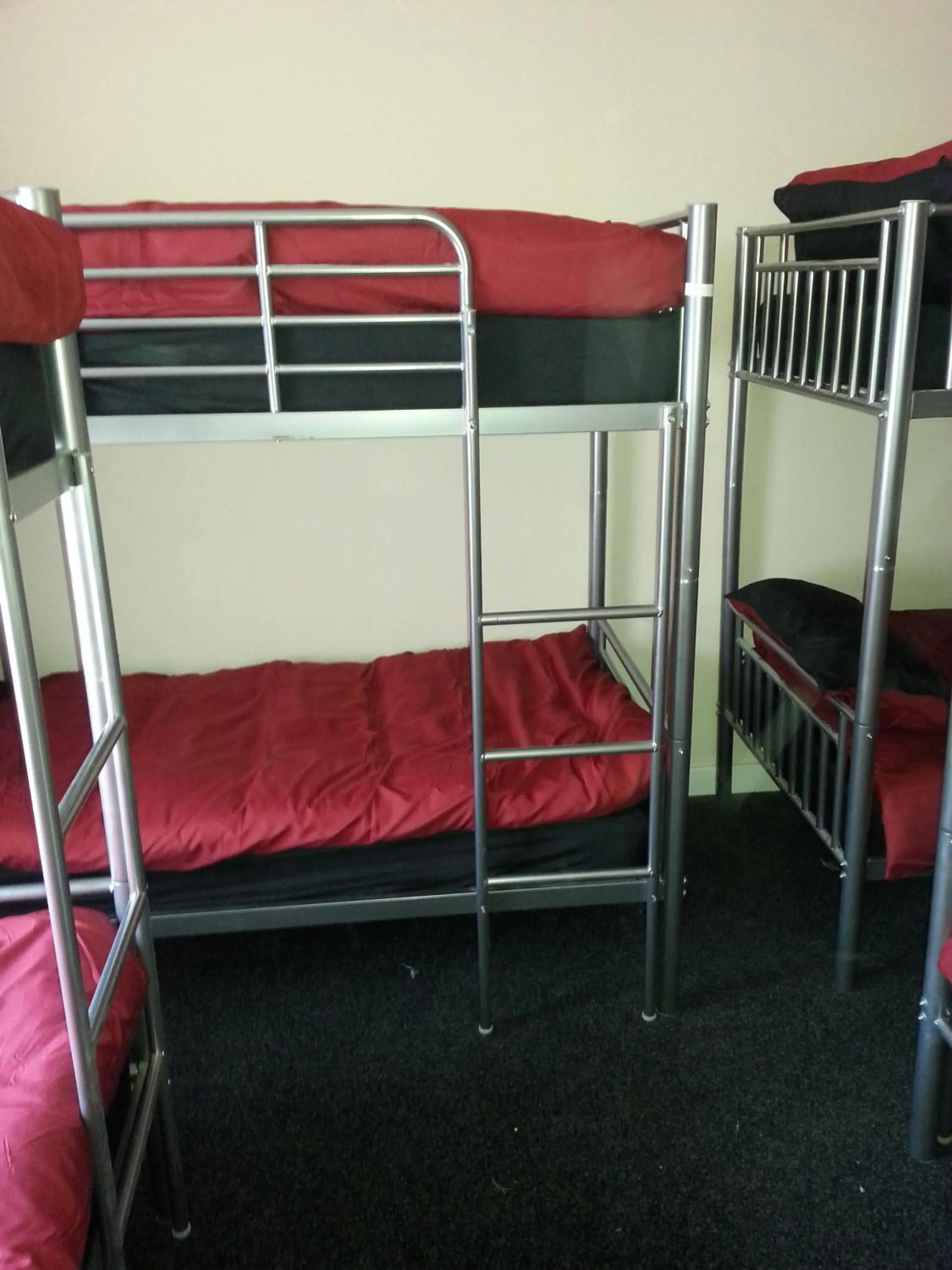 bunk bed, Bed in Budget Hostel