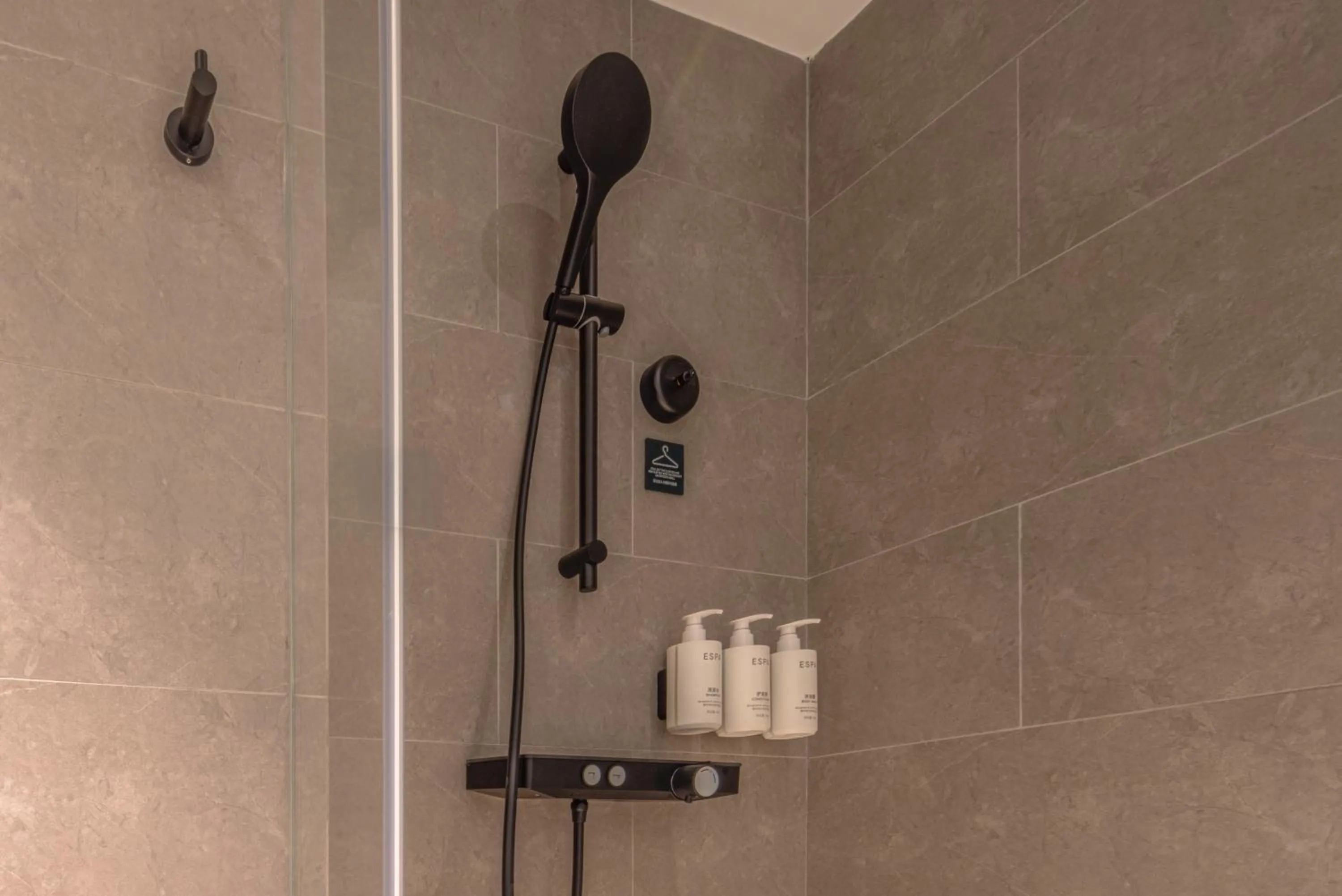 Atour Hotel Hangzhou Xiaoshan Airport Airport Town