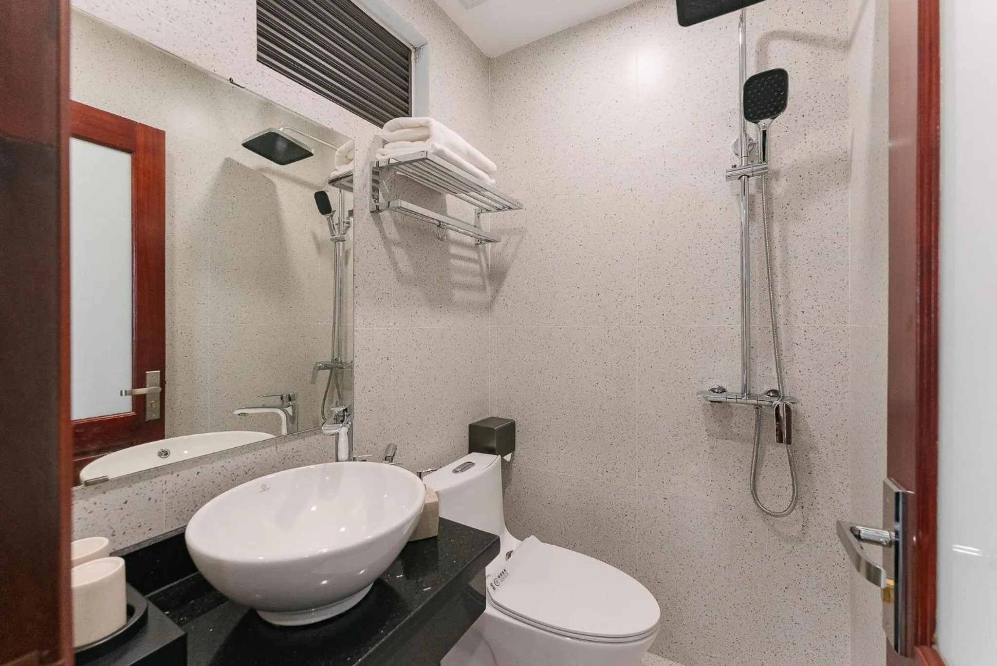 Shower in An Nguyen Lakeside Residence