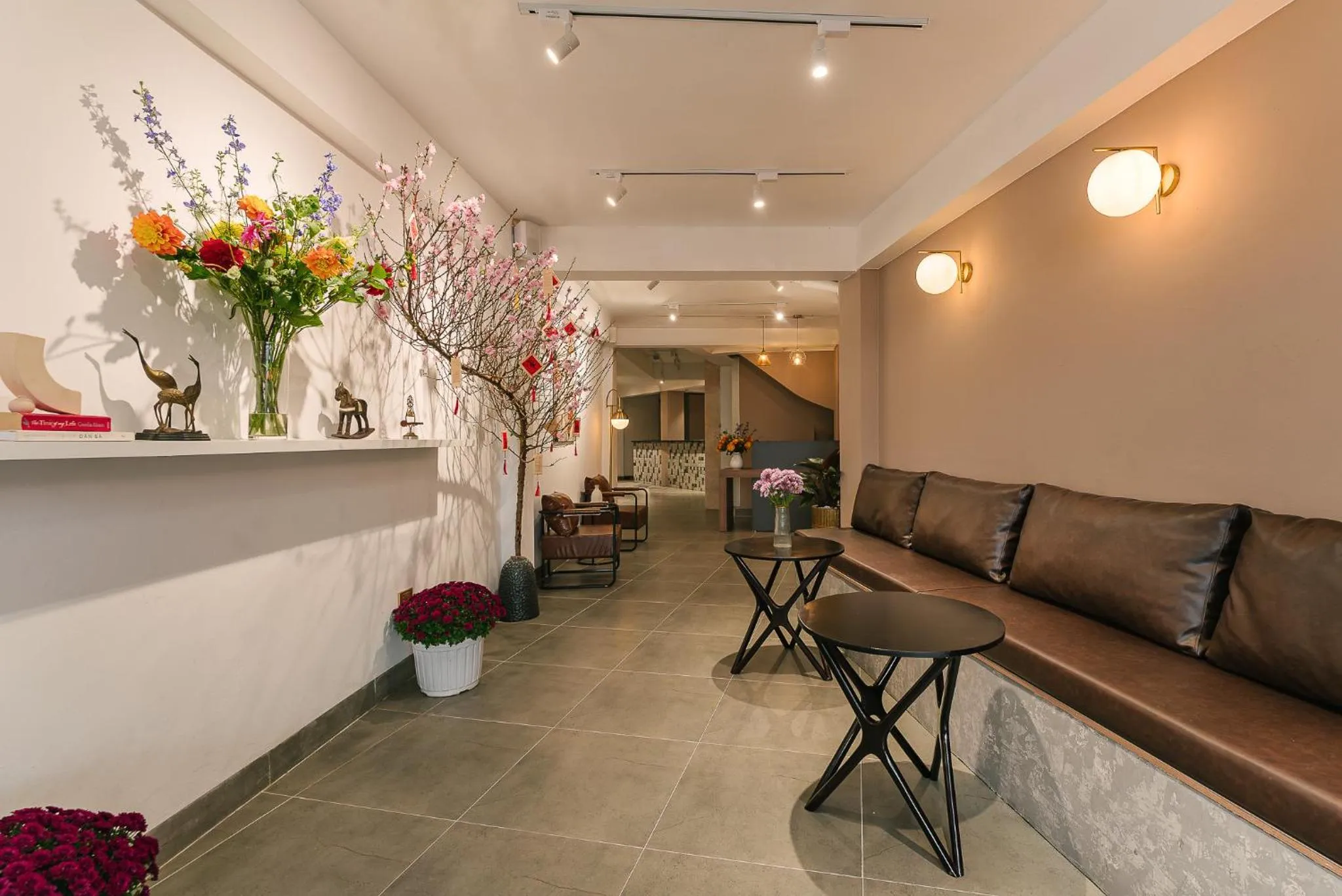 Communal lounge/ TV room in An Nguyen Lakeside Residence