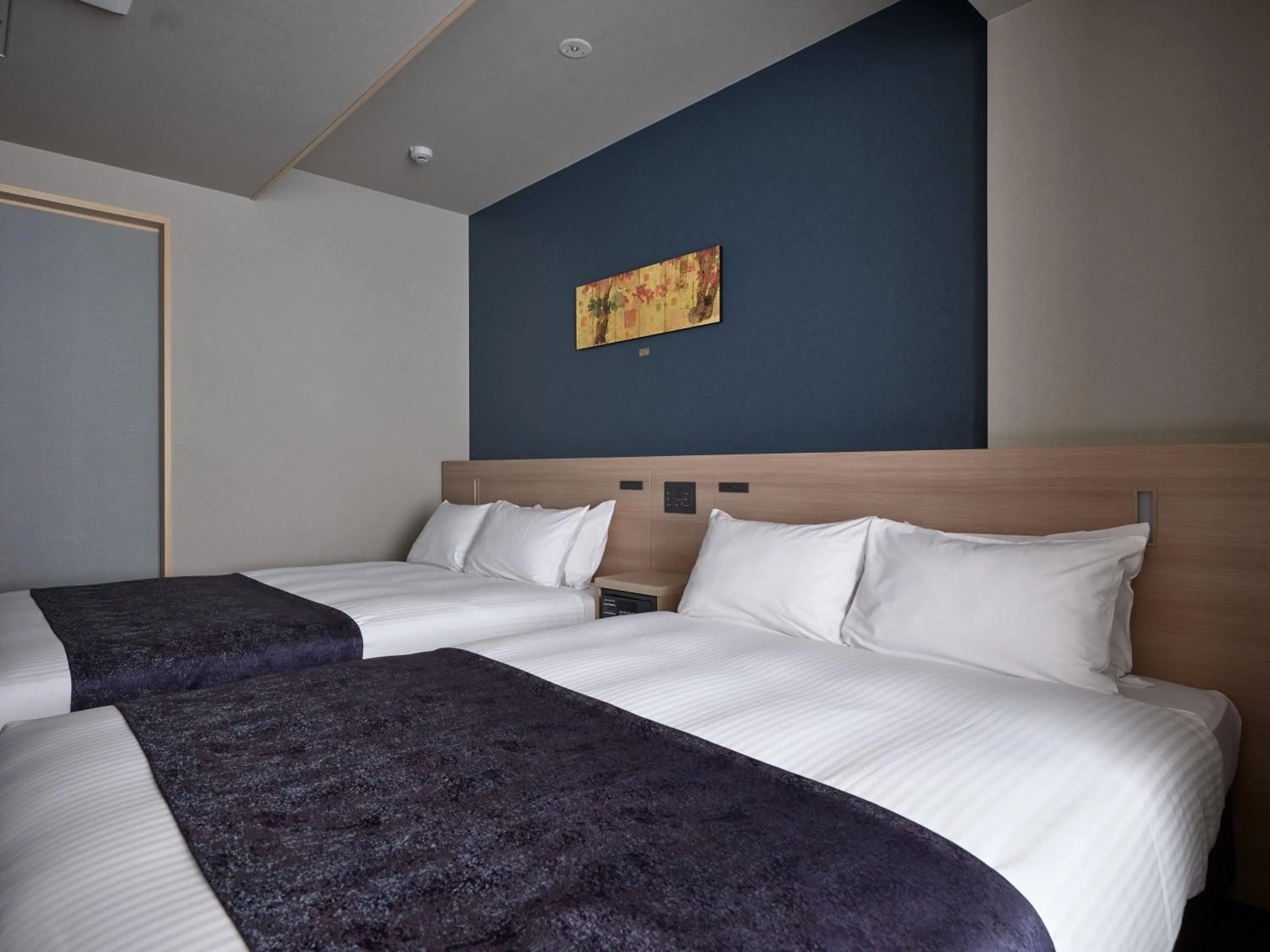 Bed in Premium Apart MONday KYOTO GOJO