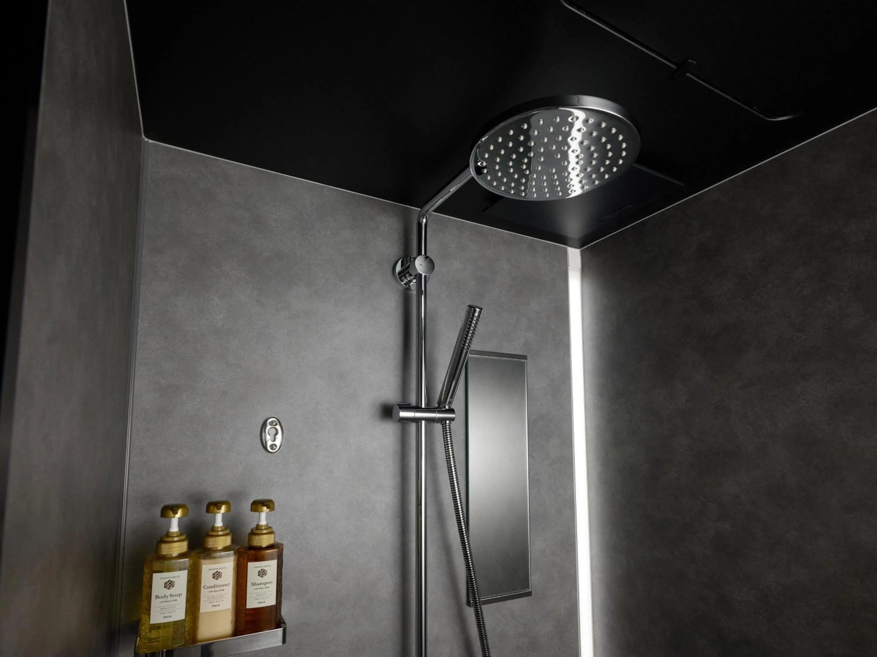 Shower in Premium Apart MONday KYOTO GOJO