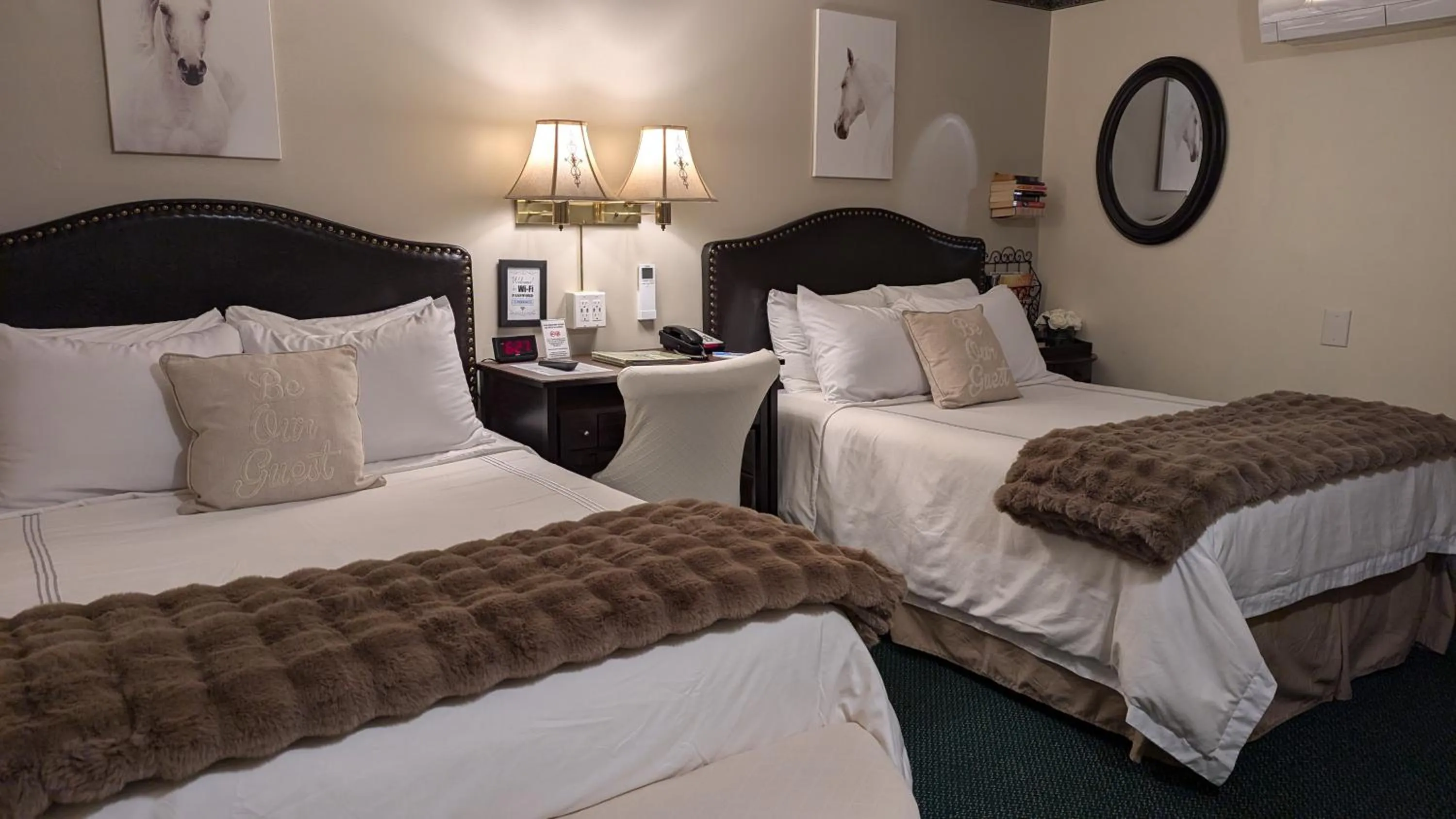 Bed in Amherst Inn - Virginia