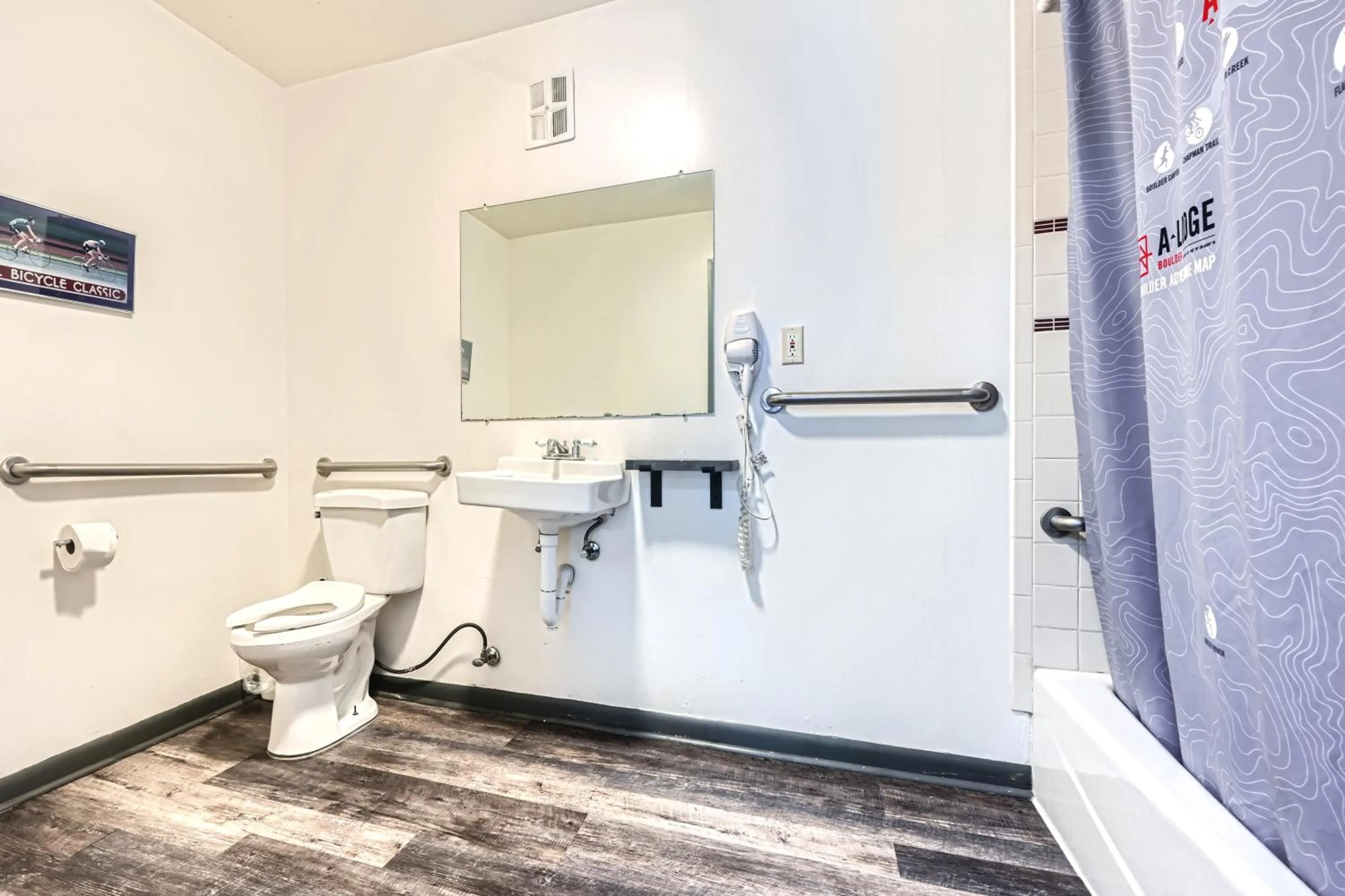 Shower in A-Lodge Boulder