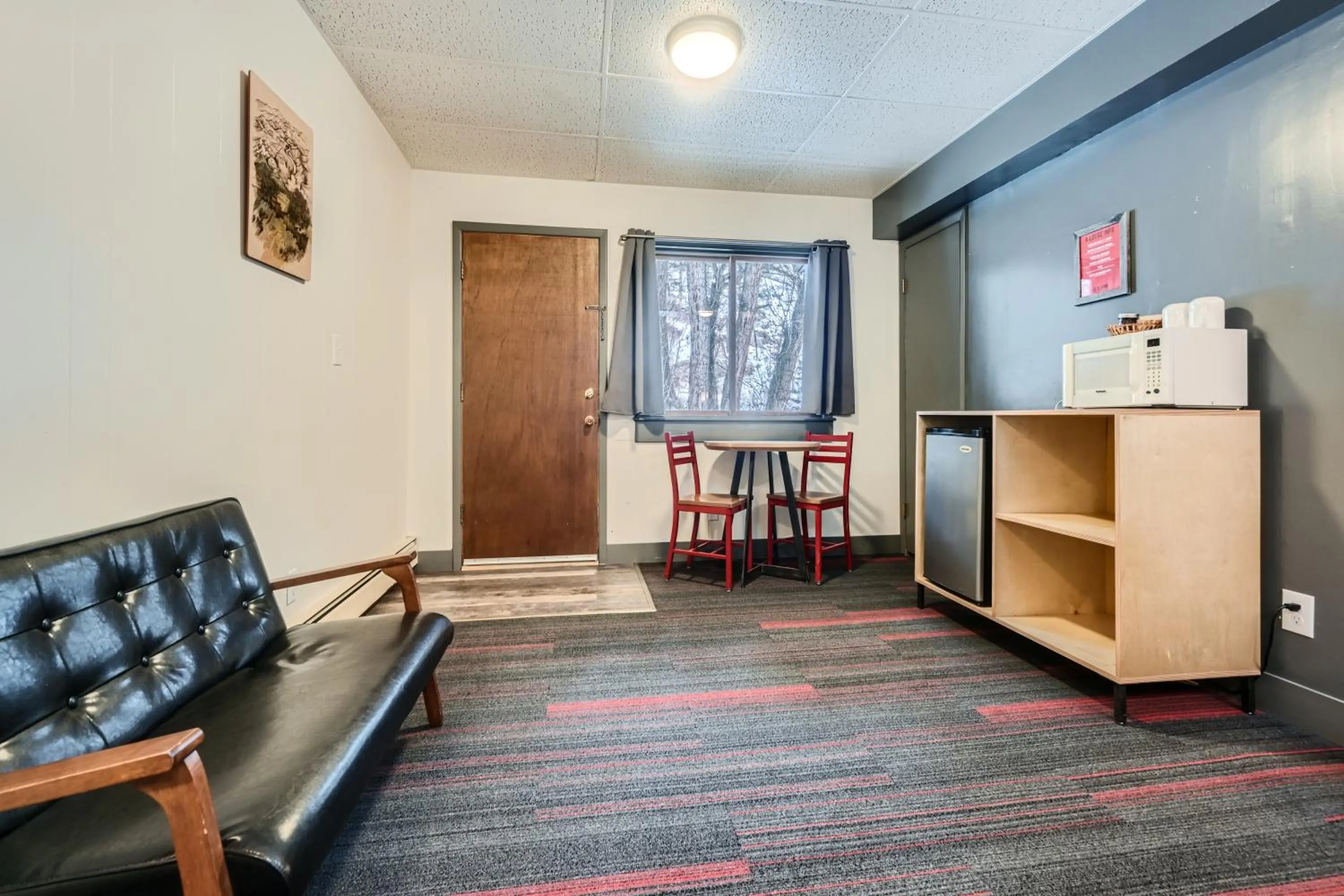 Seating area in A-Lodge Boulder