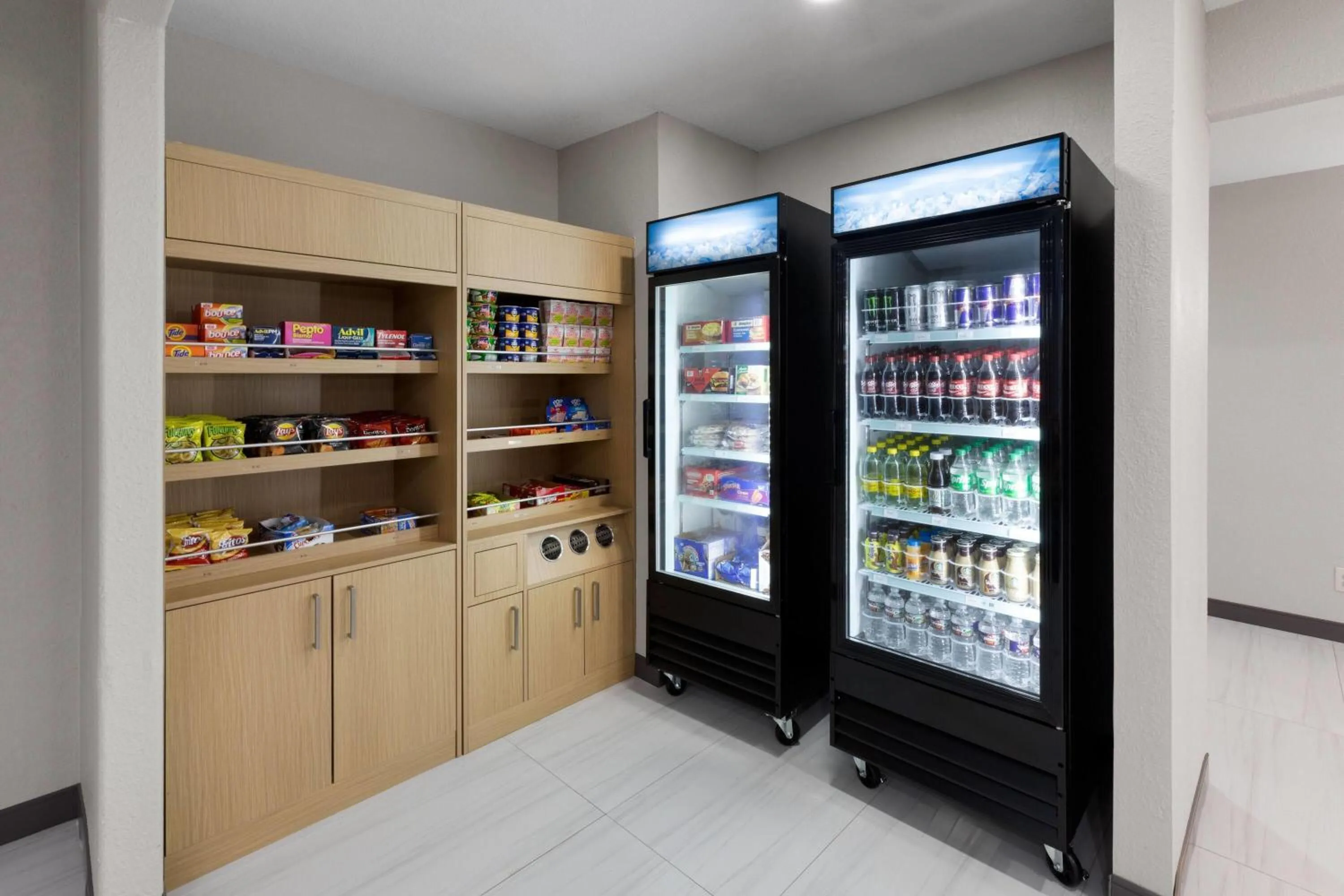 Food and drinks in Hawthorn Extended Stay by Wyndham College Station South