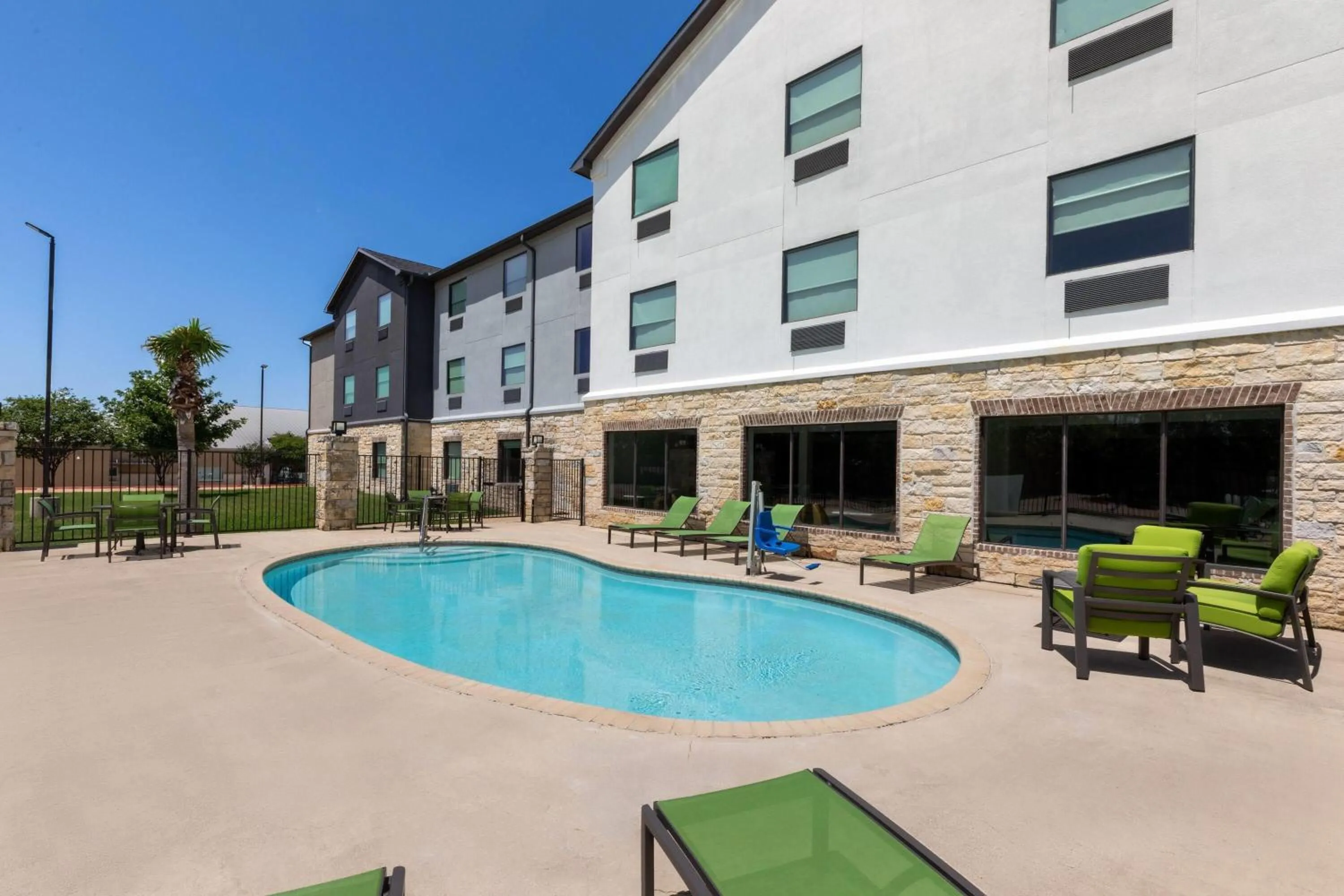 Swimming pool in Hawthorn Extended Stay by Wyndham College Station South