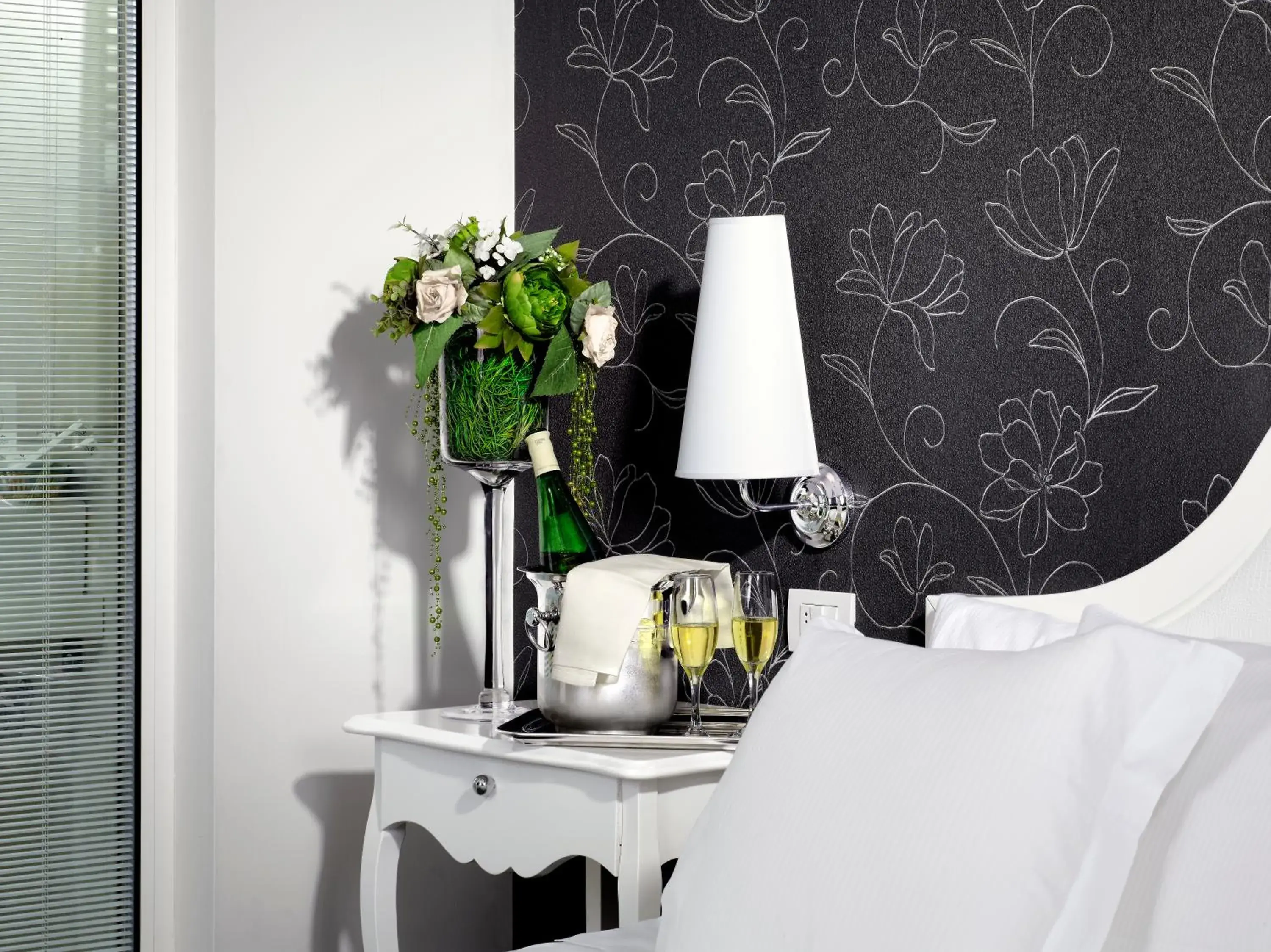 Superior Triple Room in Blue Relais Maggiore Superior Triple Room in Blue Relais Maggiore